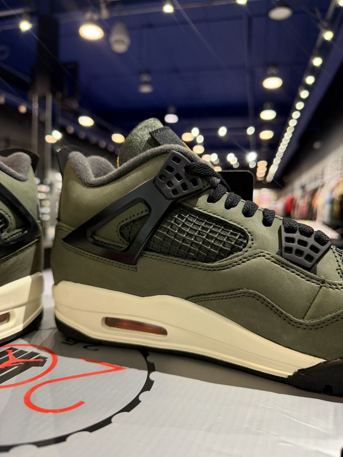 Jordan Brand Size 8.5 - Jordan 4 Retro OG SP Undefeated “2025” Size US 8.5 / EU 41-42 - 6 Thumbnail