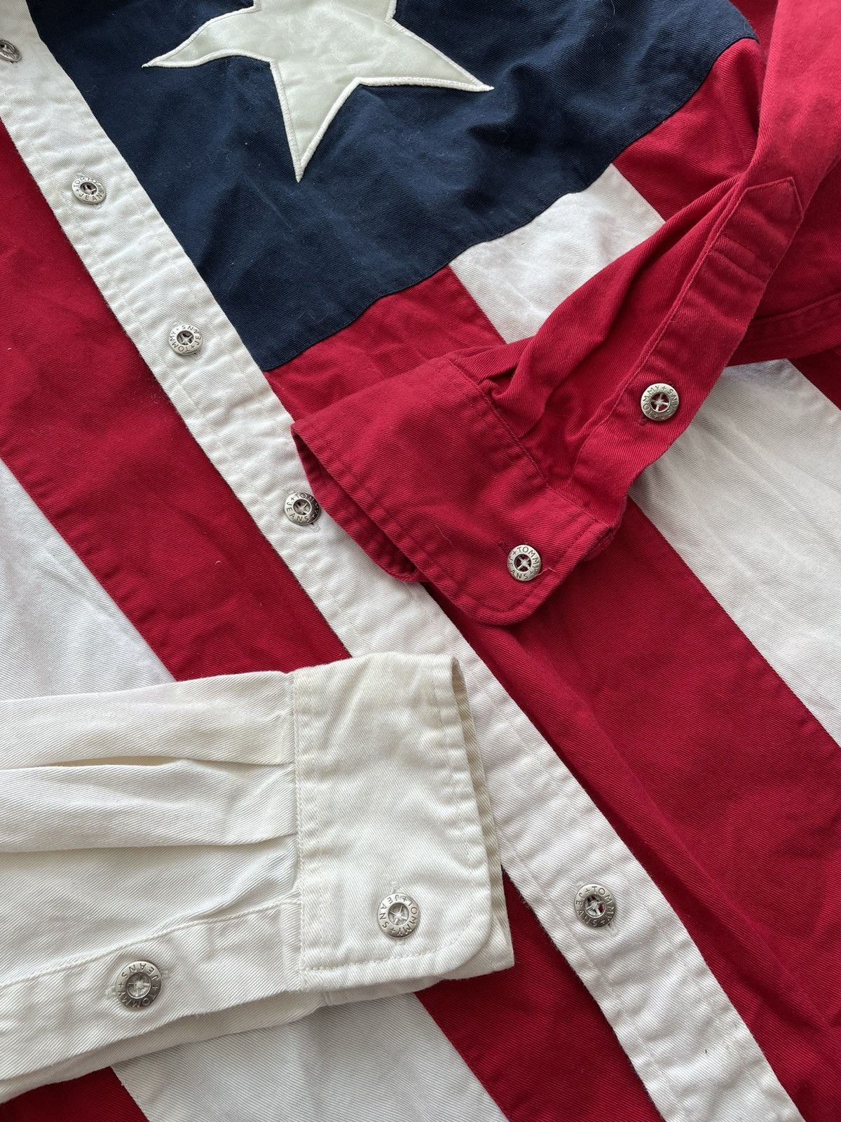Tommy Hilfiger × Vintage Vintage Tommy Hilfiger American 🇺🇸 Flag Shirt Size US M / EU 48-50 / 2 - 7 Thumbnail