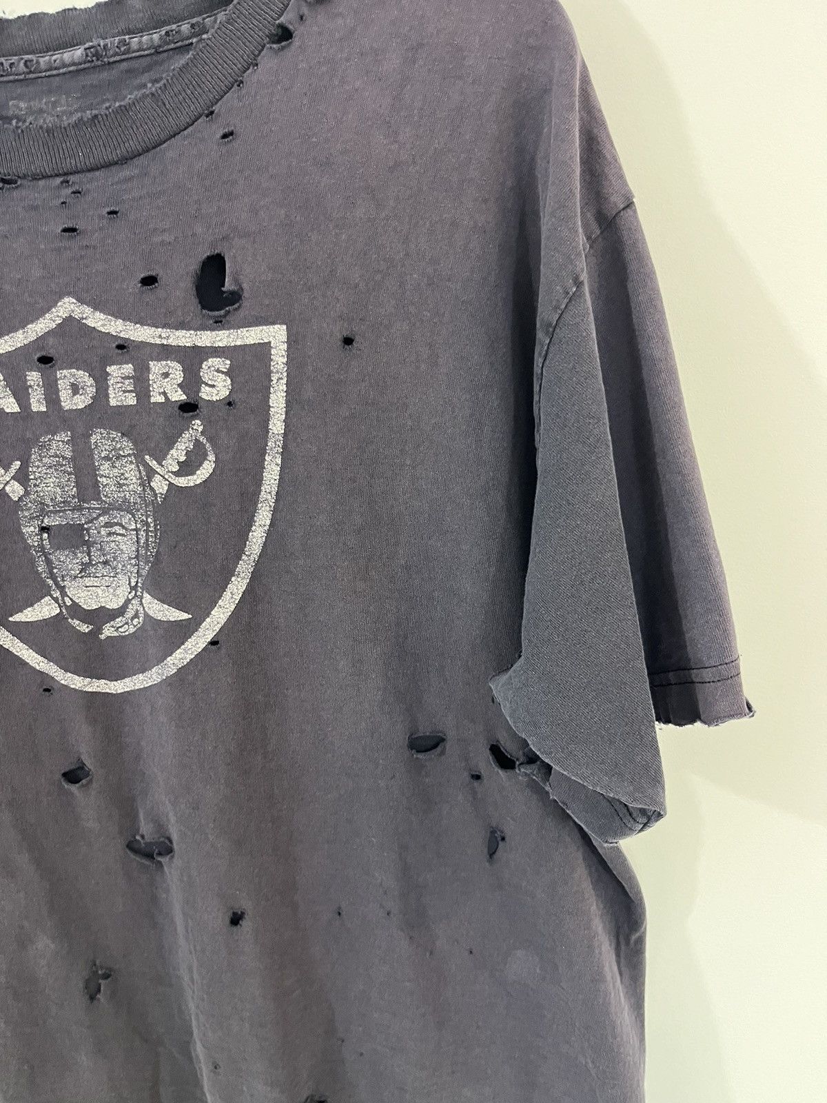 Vintage Oakland Raiders Sun Faded Thrashed NFL Tee Size US XL / EU 56 / 4 - 4 Thumbnail