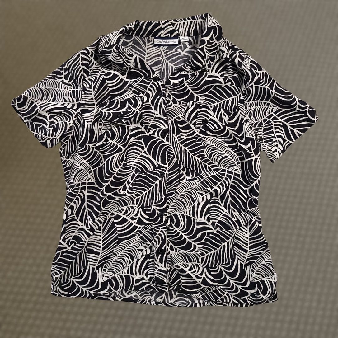 Croft & Barrow Croft & Barrow Button Down Shirt Womens S Black White Floral Rayon Short Sleeve Size S / US 4 / IT 40 - 1 Thumbnail