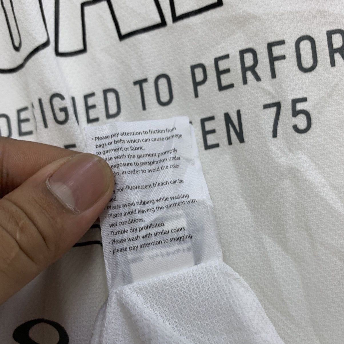 Oakley Oakley White Graphic Tee – Medium – Size US M / EU 48-50 / 2 - 12 Thumbnail