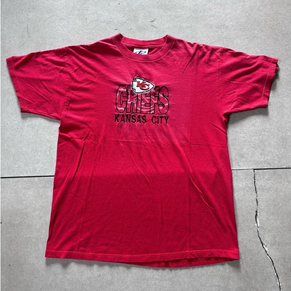 Logo Athletic Vintage Kansas City Chiefs Embroidered Red T Shirt Size L Size US L / EU 52-54 / 3 - 1 Thumbnail