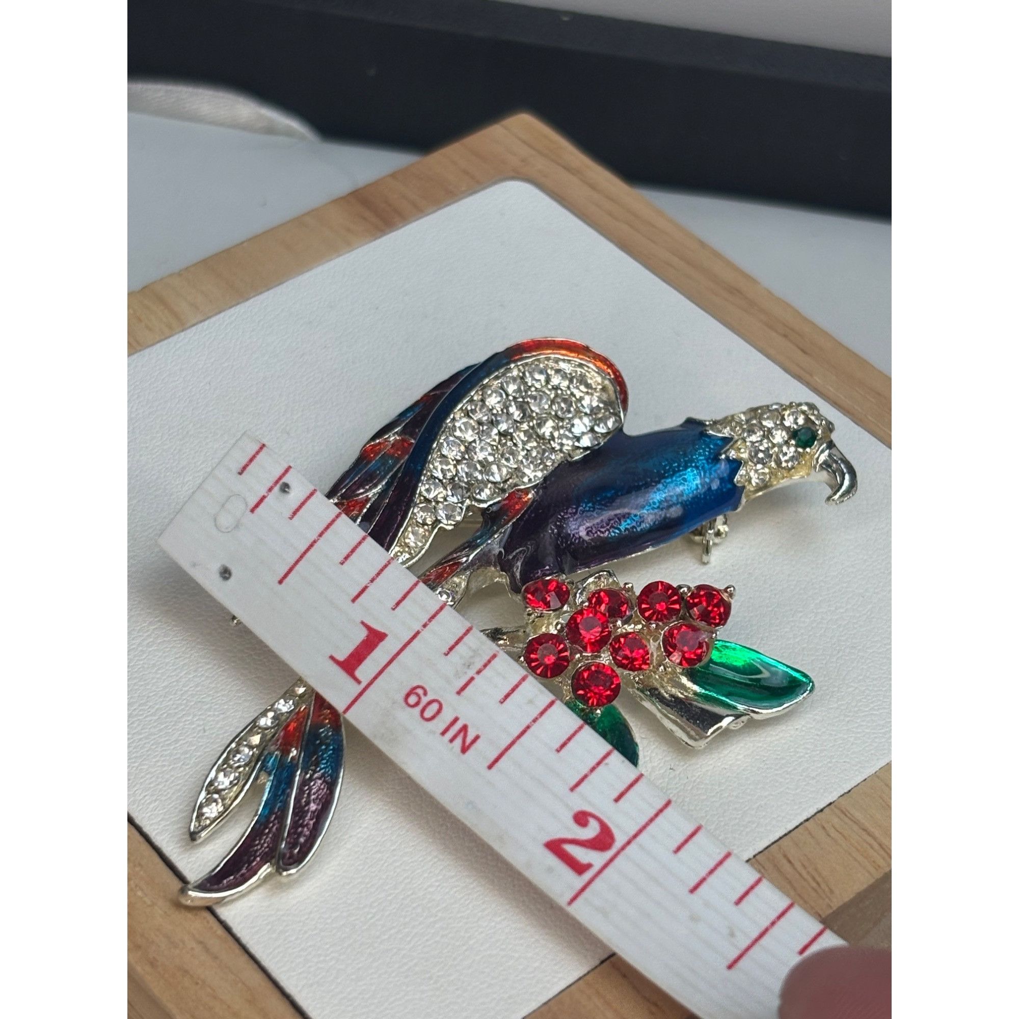 Other Vintage Rhinestone Eagle hawk Brooch With Red & Green Accent Size ONE SIZE - 4 Thumbnail