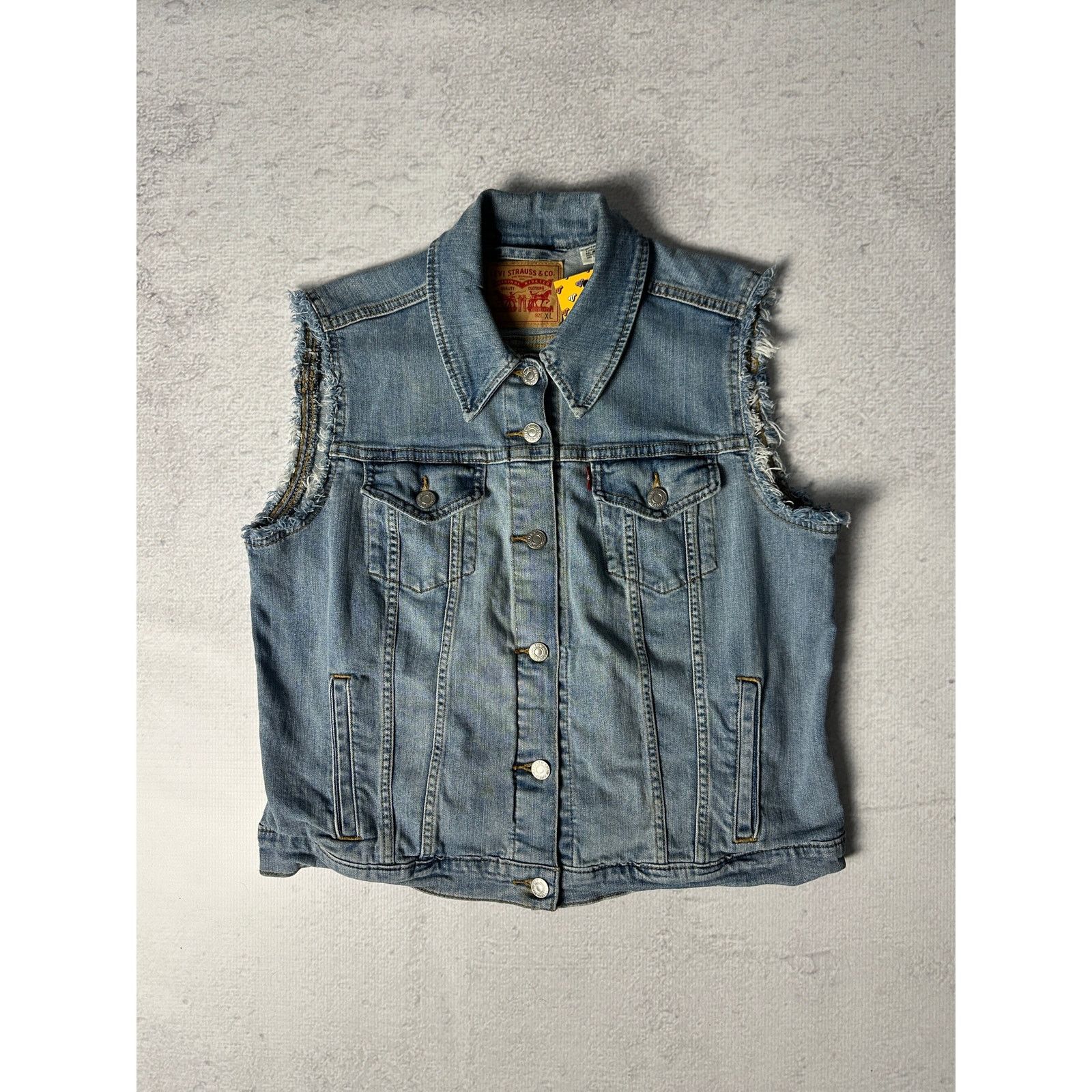 Levi's Vintage Levis Blue Preowned Denim Vest - Women's XL Size XL / US 12-14 / IT 48-50 - 1 Thumbnail