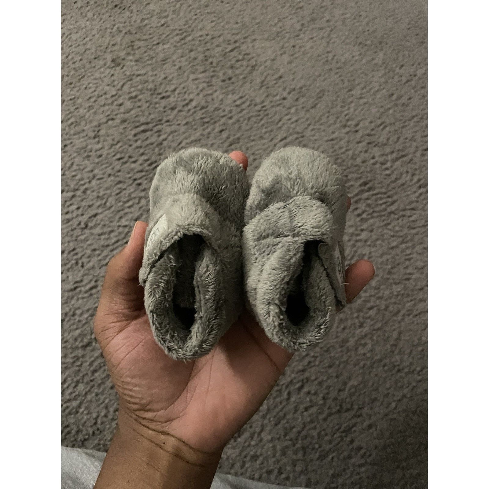 Ugg Size 1c-UGG Infant Baby Bixbee Soft Sole Crib Shoes Gray Size US 5 / EU 37 - 3 Thumbnail