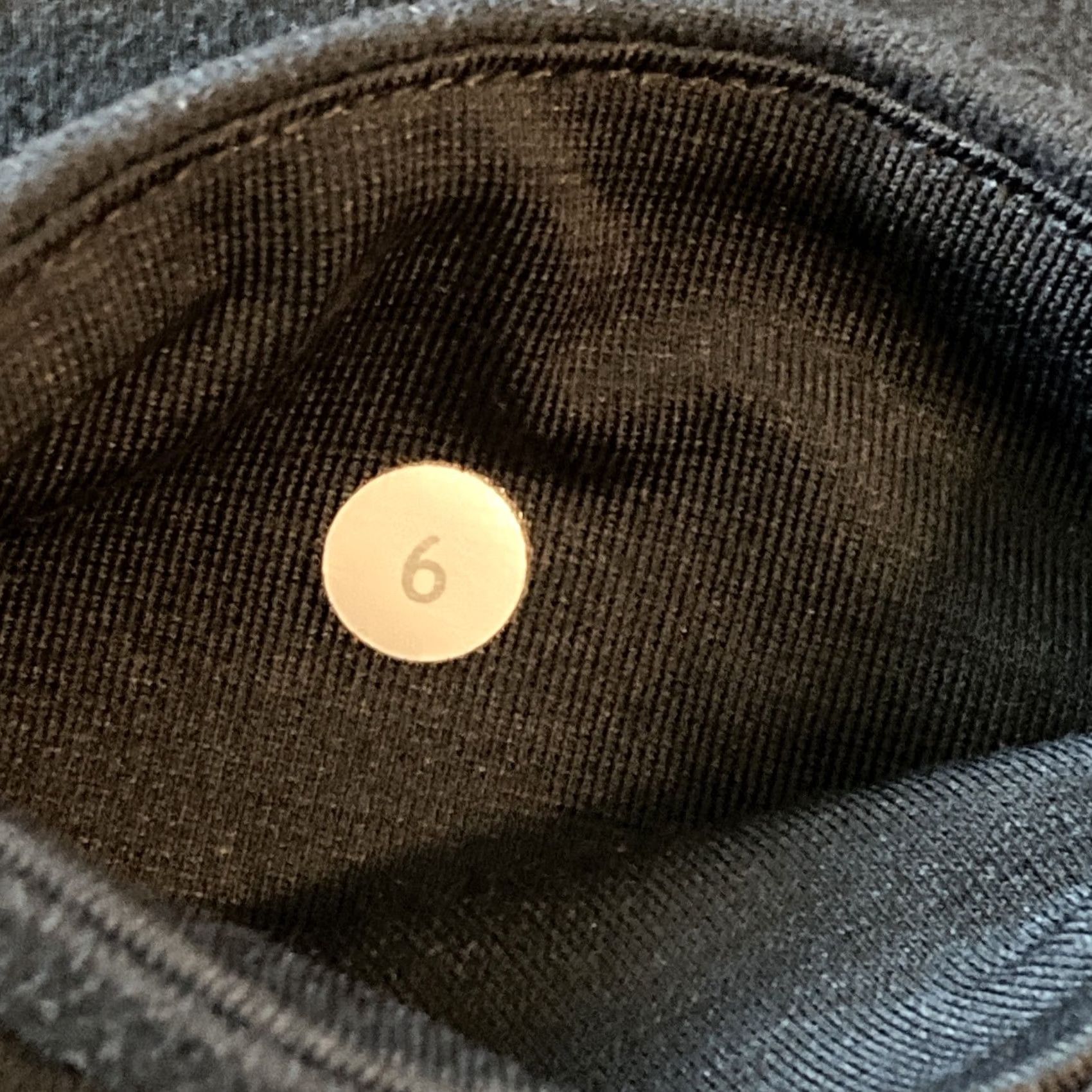 Lululemon Lululemon Black Stretch Yoga Pants Size 6 Cropped Leggings Athleisure Gym Women Size 28" / US 6 / IT 42 - 6 Thumbnail