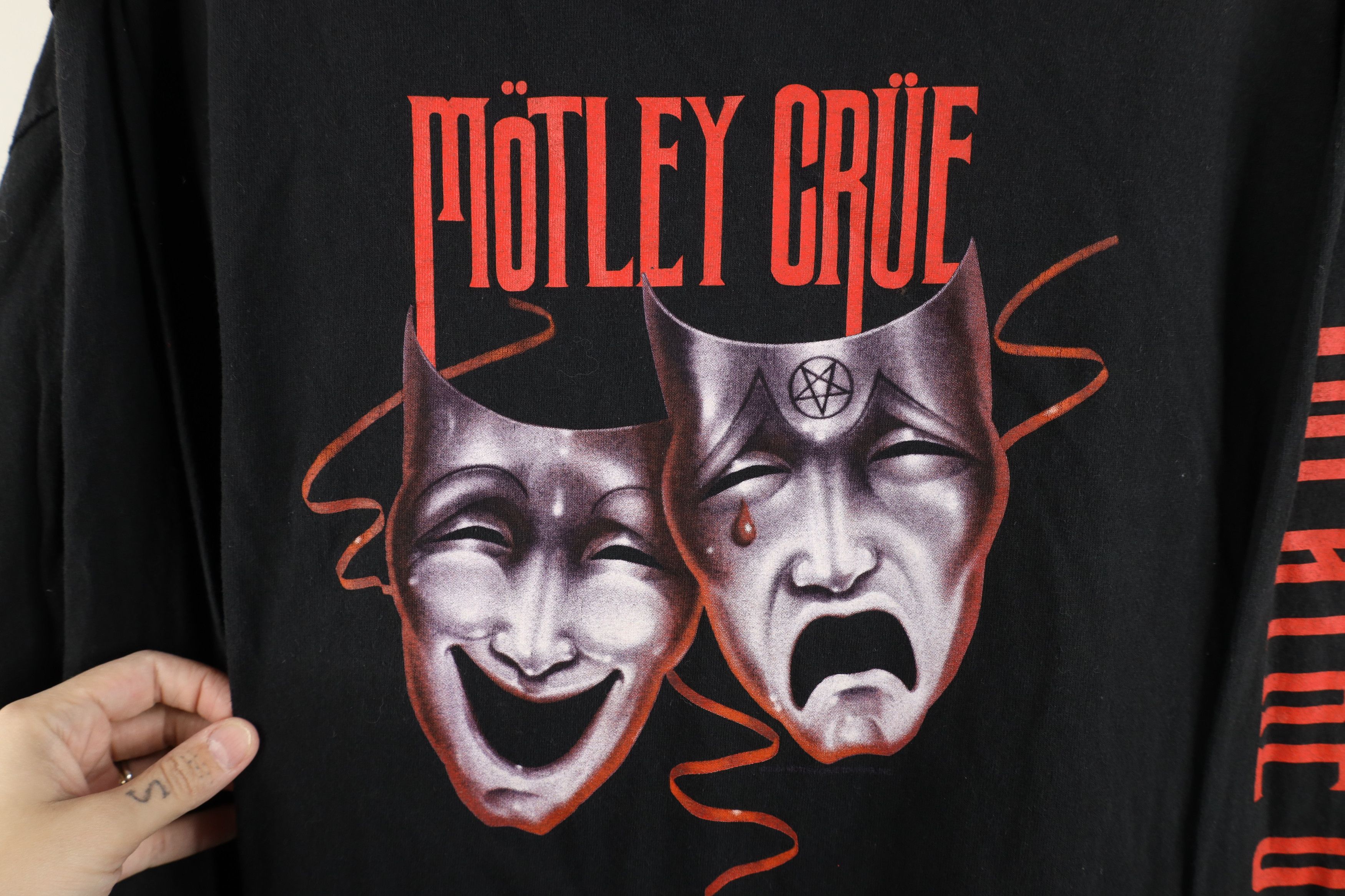Vintage Vintage Y2K 2004 Tour Motley Crue Band Long Sleeve T-Shirt Size US XL / EU 56 / 4 - 5 Thumbnail