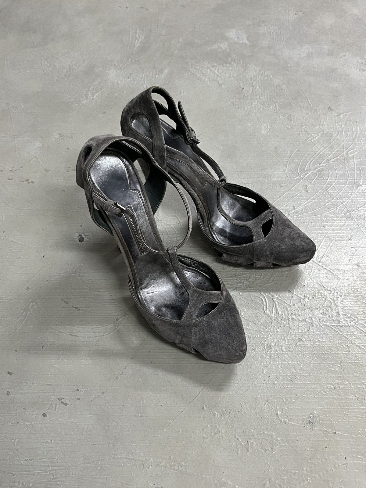 Giorgio Armani Giorgio Armani Made In Italy Suede Leather Heels Size 37.5 Size US 7.5 / IT 37.5 - 2 Thumbnail