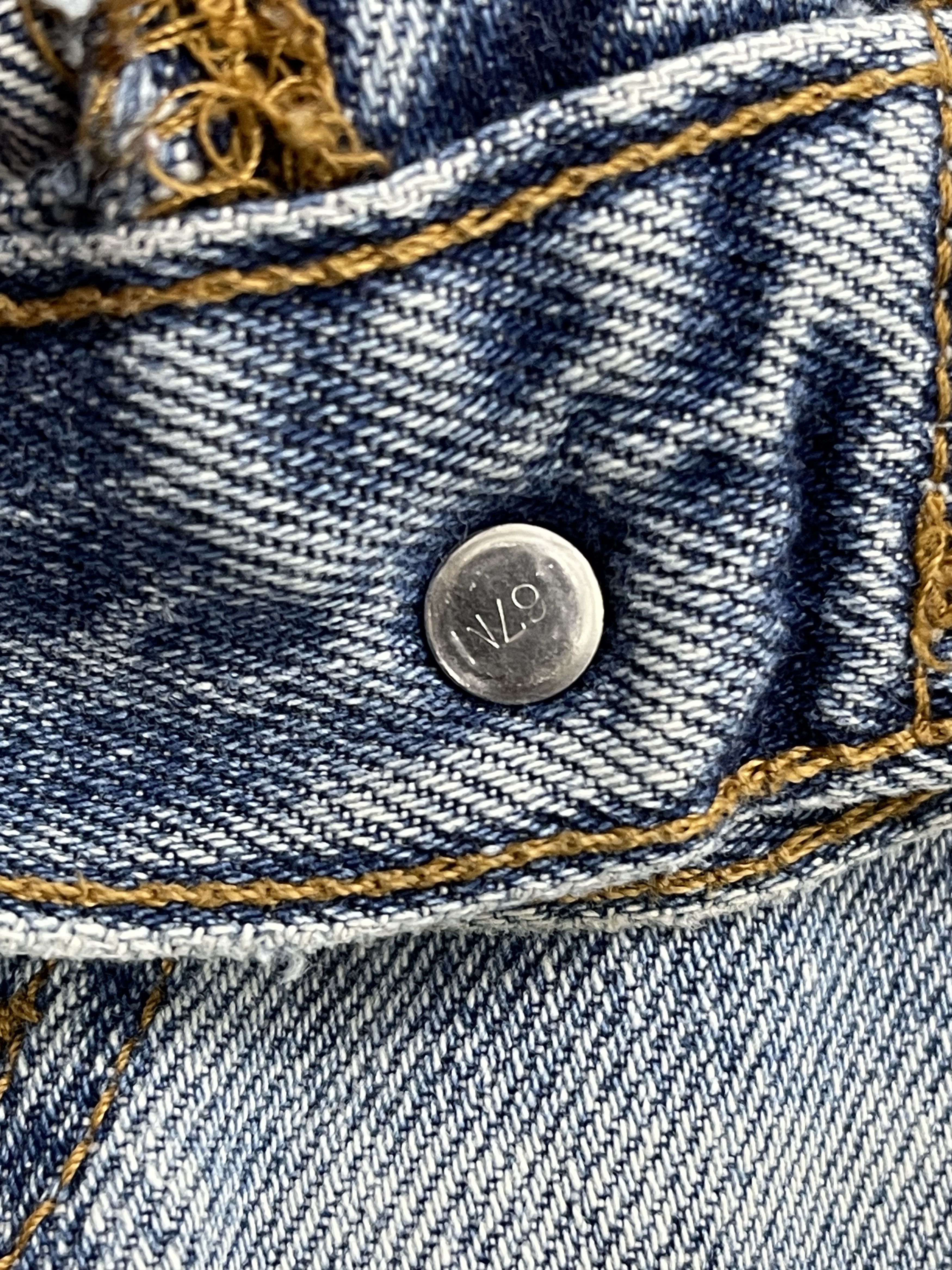 Levi's Distressed Vintage Levis 550 Light Washed Denim DP2512 Size US 31 - 14 Thumbnail