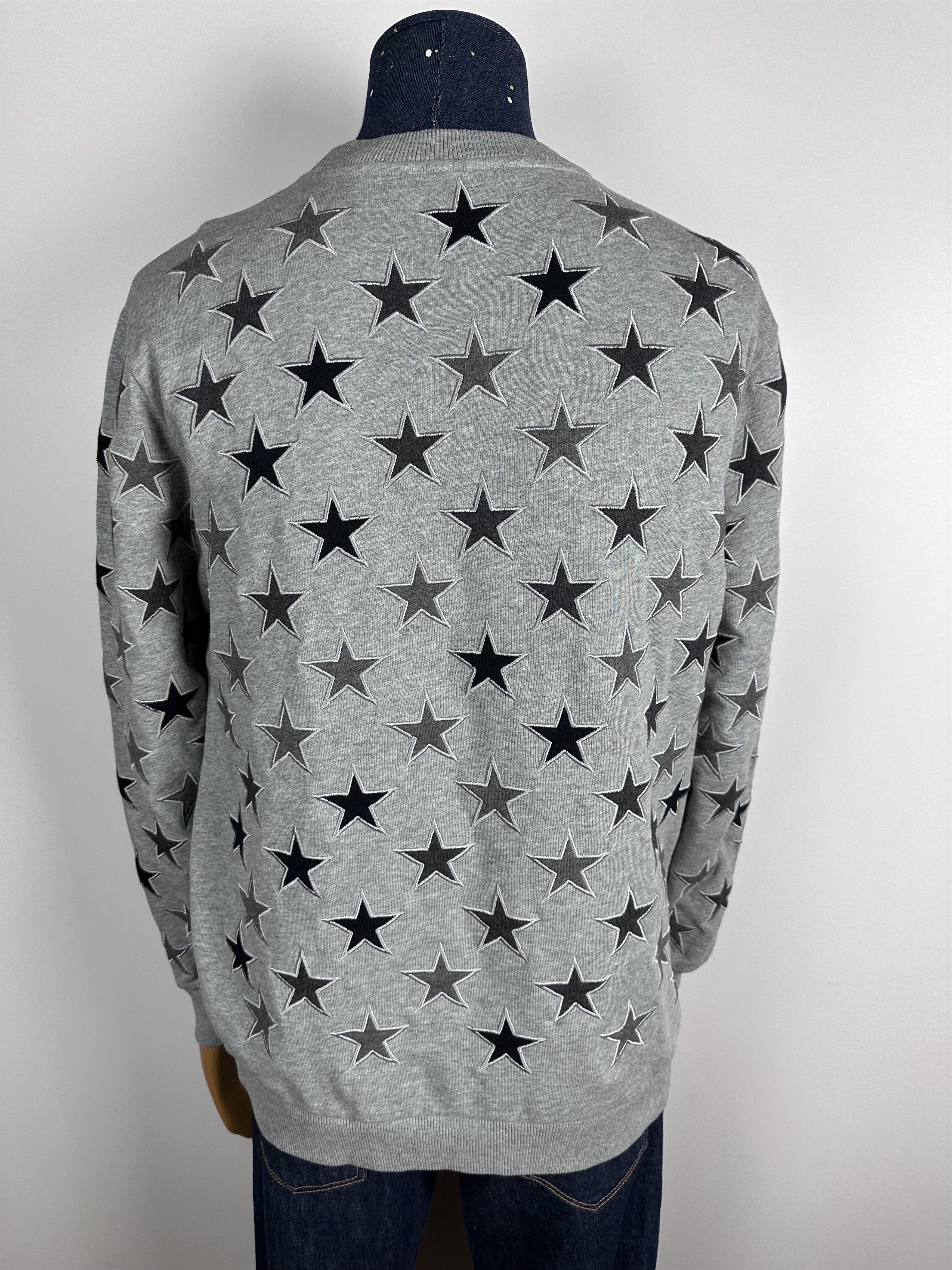 Givenchy × Grailed GIVENCHY Star Embroidered Sweatshirt Gray Mens Size L Size US L / EU 52-54 / 3 - 6 Thumbnail