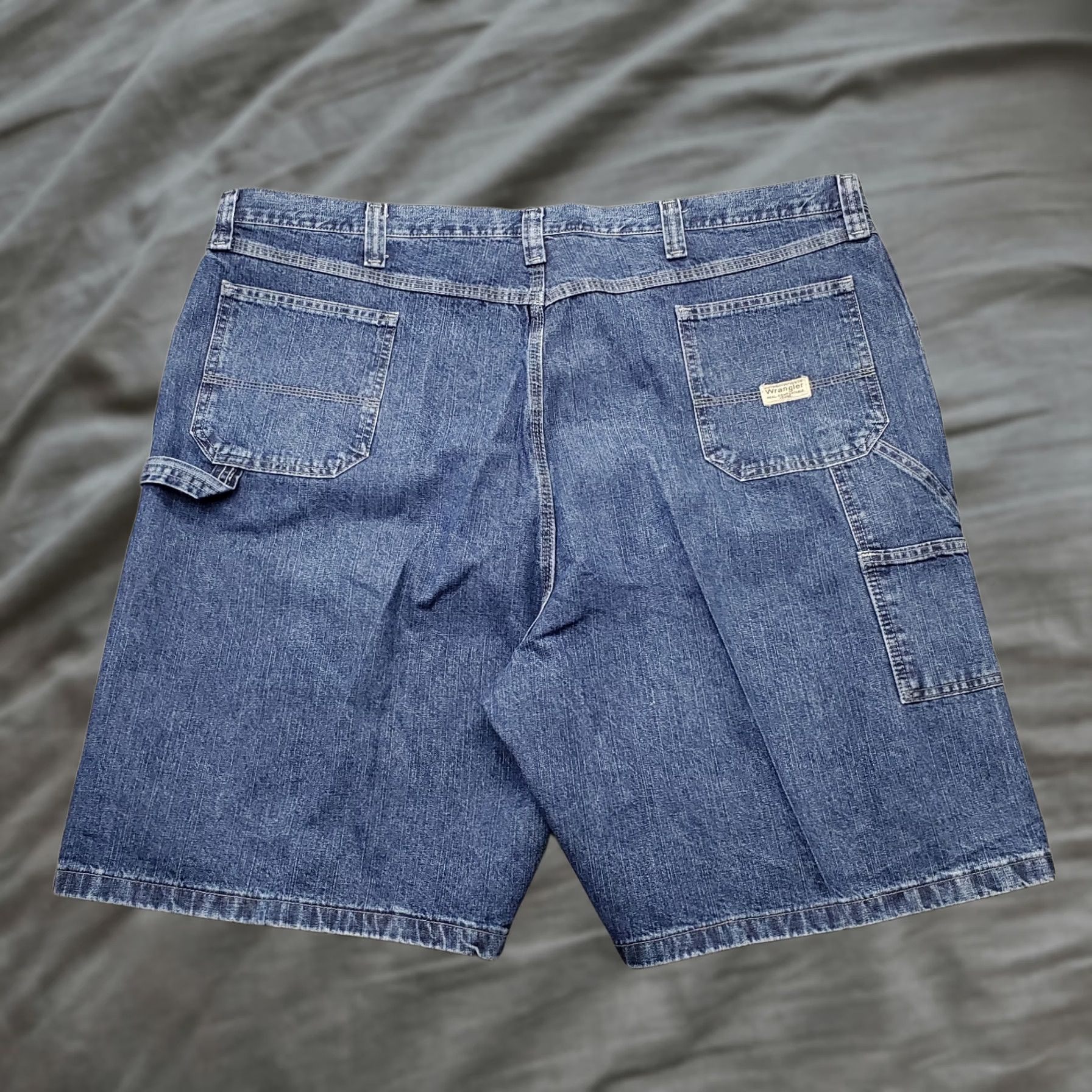 Wrangler Wrangler Mens 48 Blue Denim Carpenter Shorts Bermuda Flat Front High Rise 5-Pocket Regular Waist 10in Inseam Casual Workwear Size US 32 / EU 48 - 1 Thumbnail