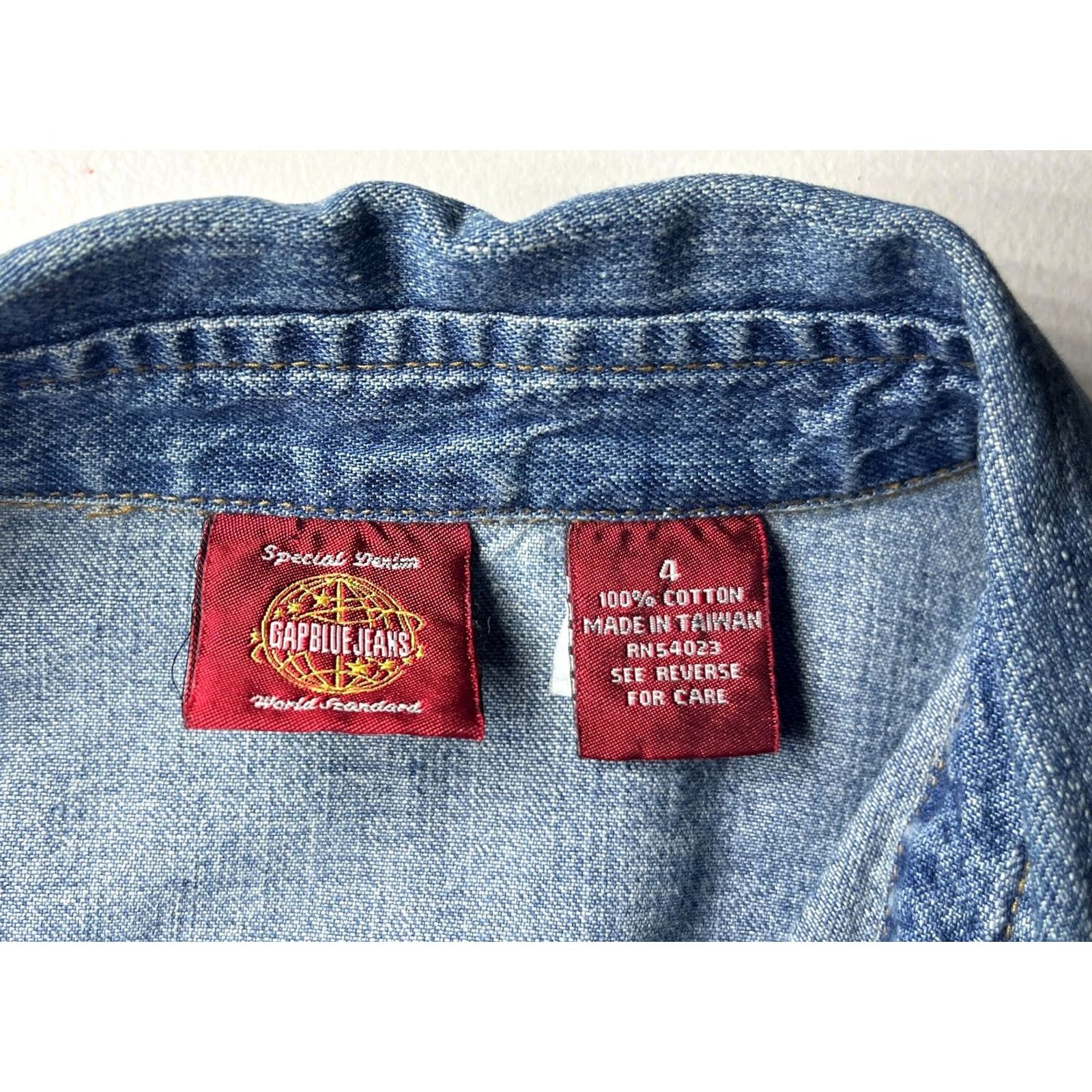 Gap VINTAGE GAP Women’s Denim Dress Blue 4 Jeans Pockets 90s City Classic Jacket Dress Womens Size 27" / US 4 / IT 40 - 6 Thumbnail
