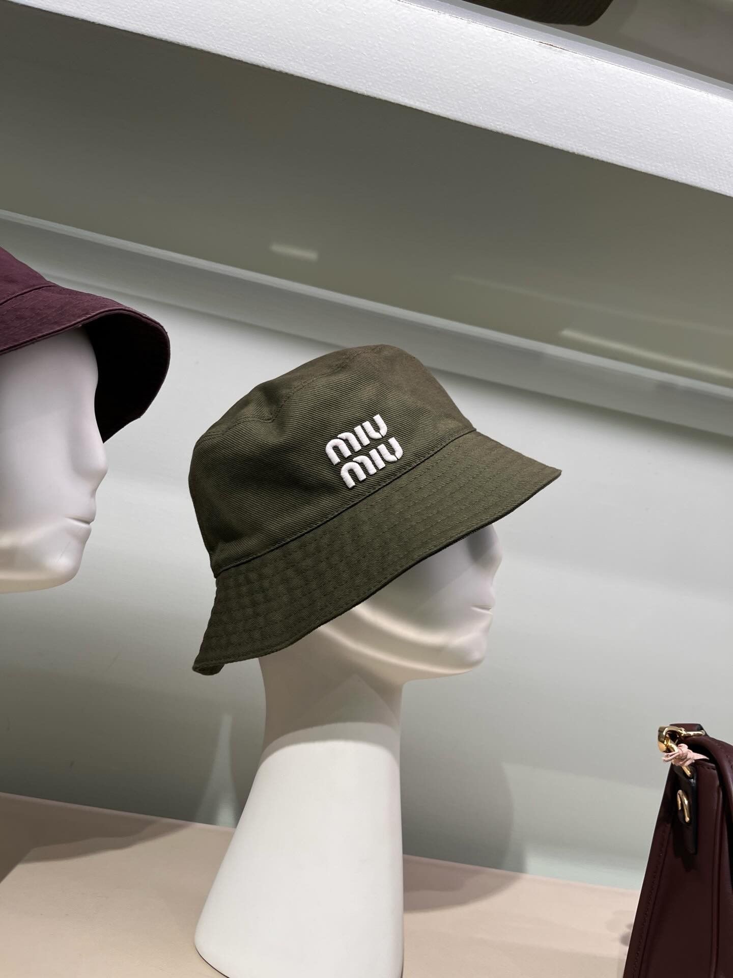 Miu Miu o1mt1gz0925 Size: OS / Logo Bucket Hat / Cap in Green Size ONE SIZE - 1 Preview