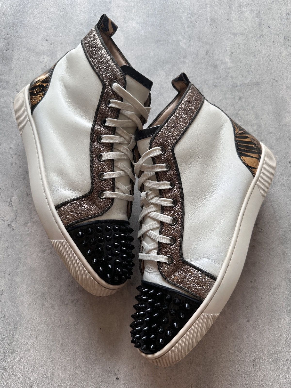 LOUIS FLAT BLACK SPIKES HIGH TOP