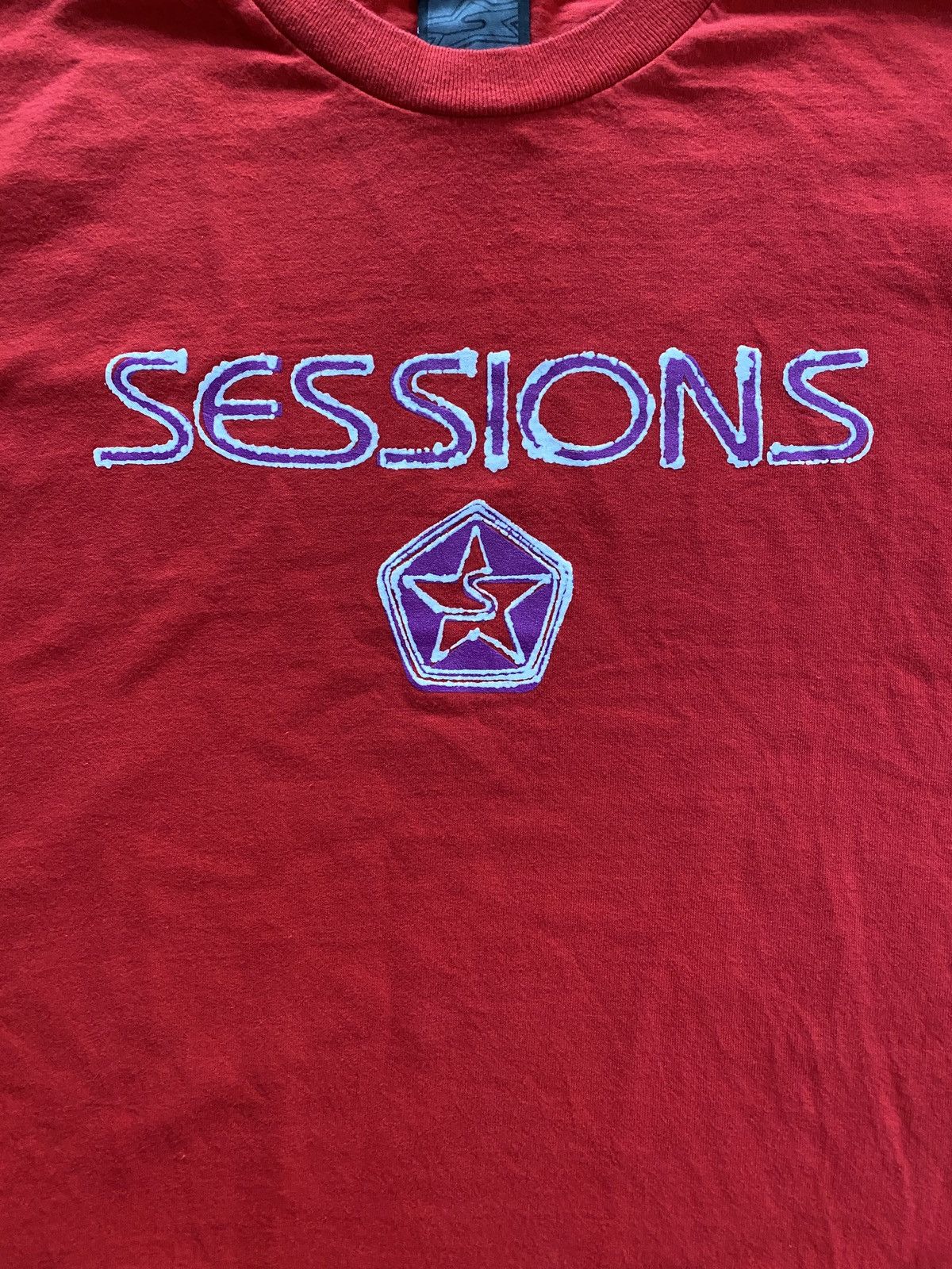 Sessions × Vintage Vintage ‘01 Y2K Sessions Spellout Red Long Sleeve Tee Shirt Size US L / EU 52-54 / 3 - 3 Thumbnail