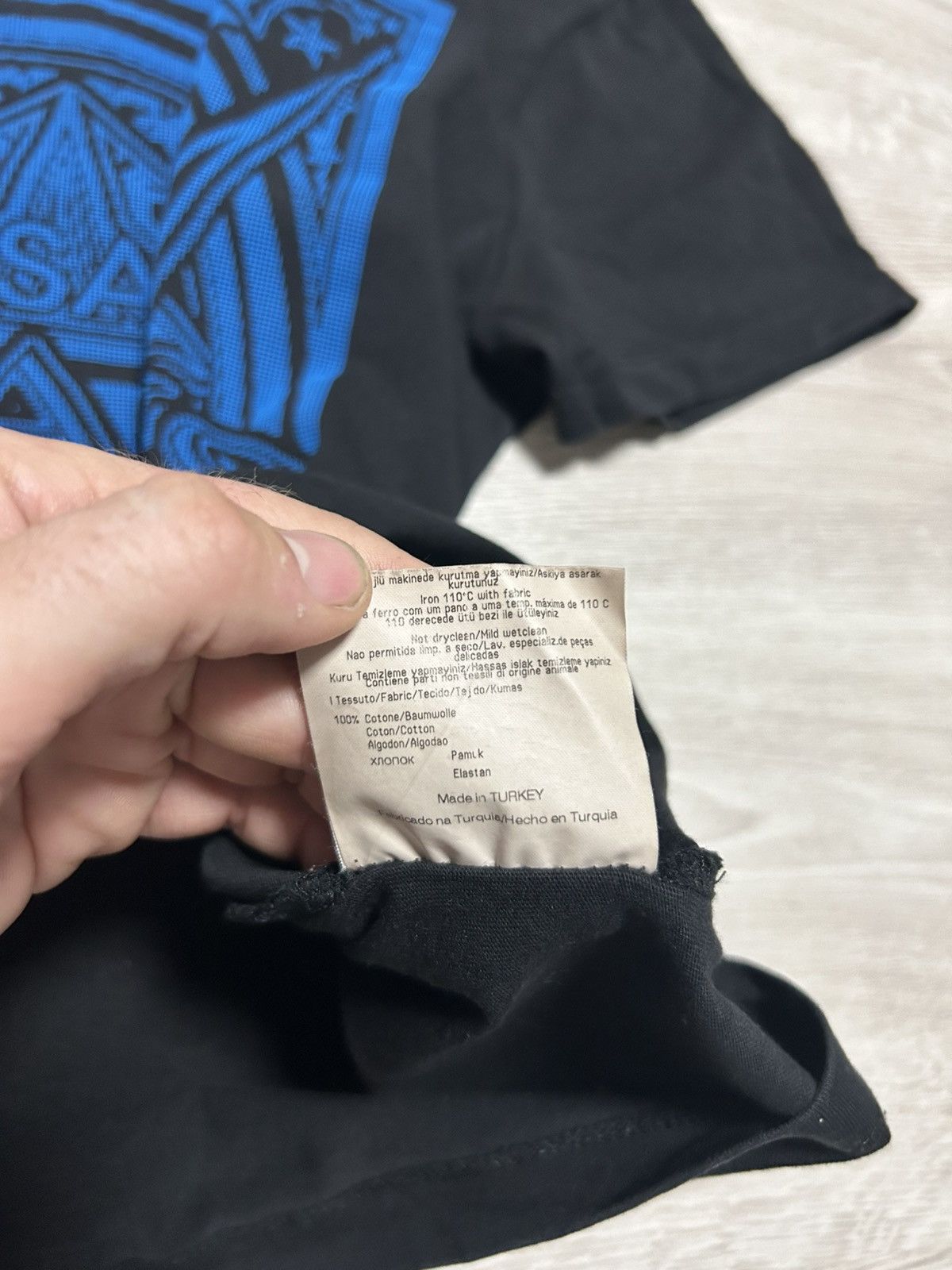 Versace Vintage Versace Jeans Couture T-shirt faded black size S Size US S / EU 44-46 / 1 - 9 Thumbnail