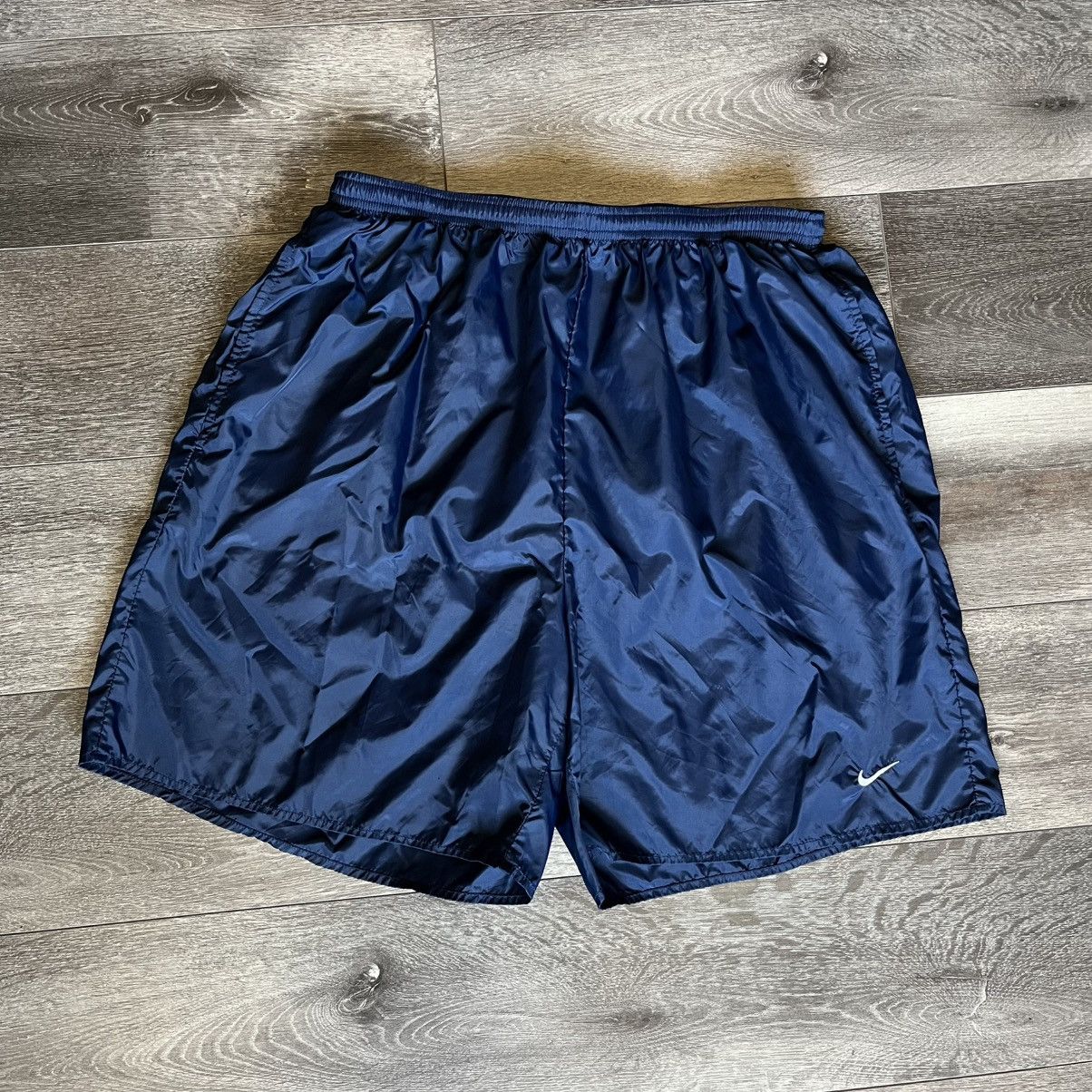 Nike × Vintage Vintage 2000s Nike Basic Swoosh Logo Nylon Board Shorts Sz L Size US 30 / EU 46 - 1 Thumbnail