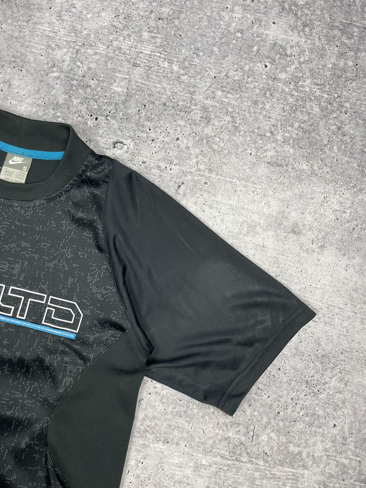 Nike × Vintage Vintage Nike Air LTD Y2K Style Big Logo Central Swoosh Tee Size US S / EU 44-46 / 1 - 6 Thumbnail