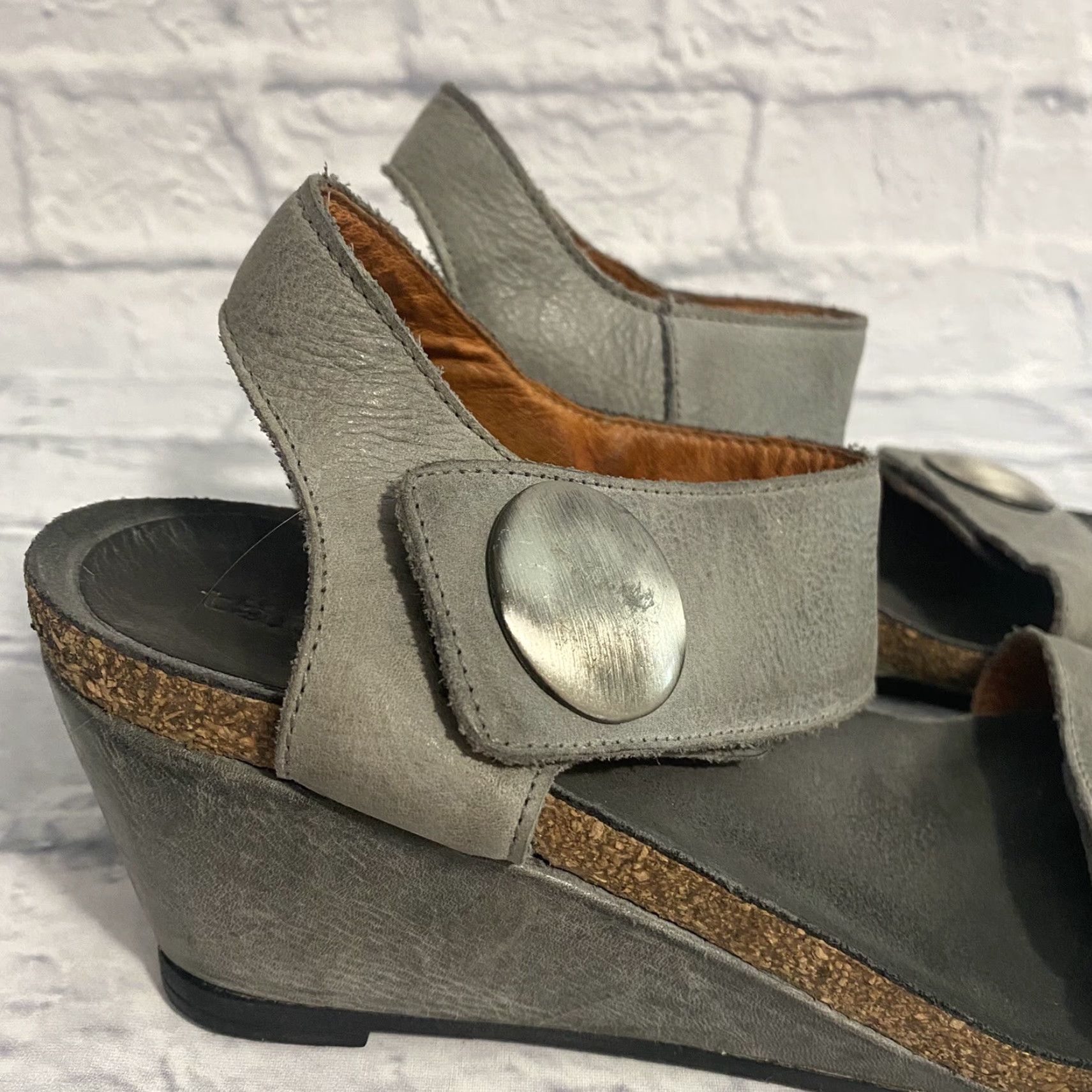 Taos VINTAGE: No — Taos Carousel 2 Wedge Sandals Graphite Metallic Gray Hook And Loop Women’s Sz 38 Size US 8 / IT 38 - 3 Thumbnail