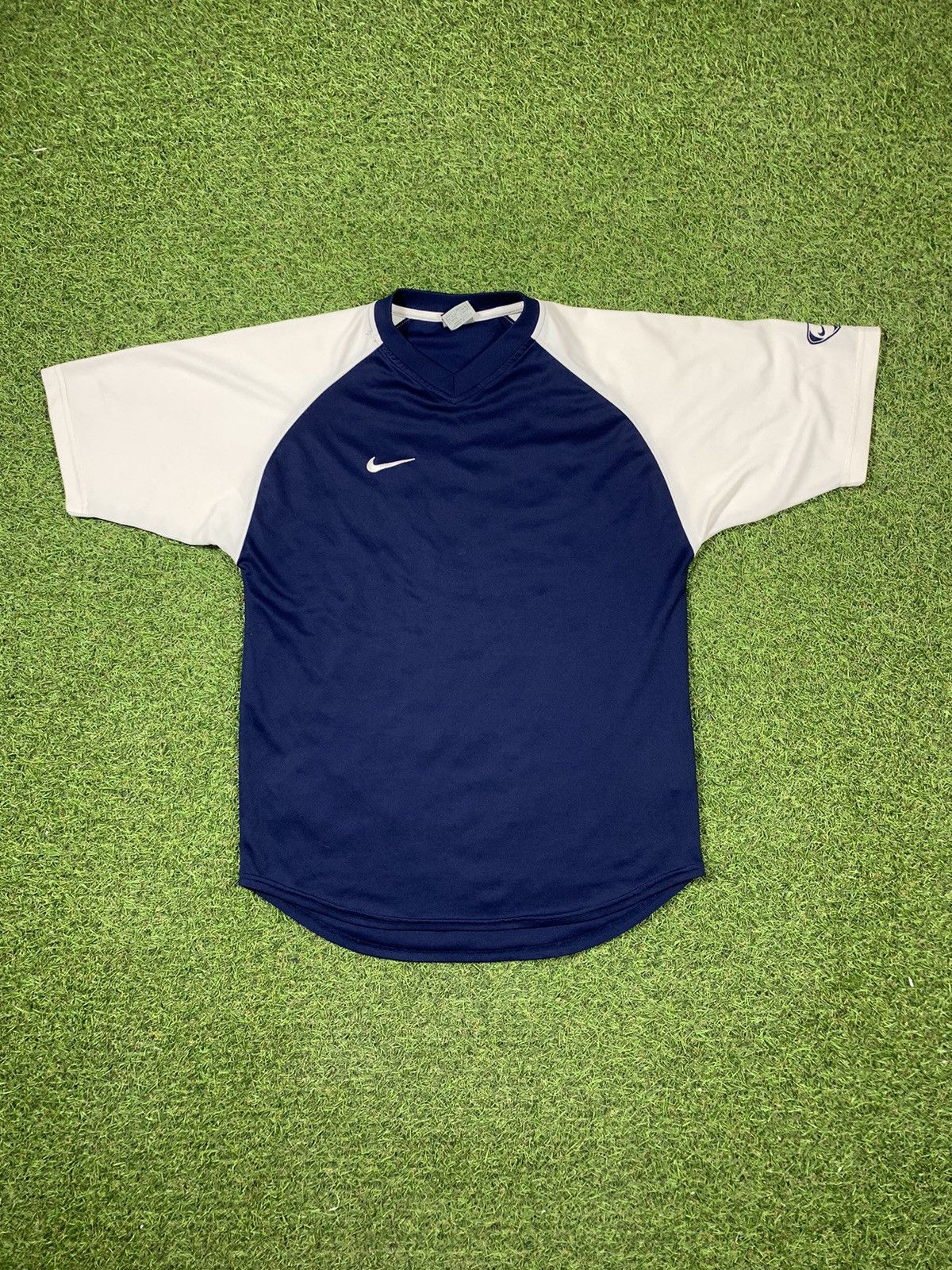 Nike Vintage 90s Nike tee jersey streetwear style size S Size US S / EU 44-46 / 1 - 1 Thumbnail