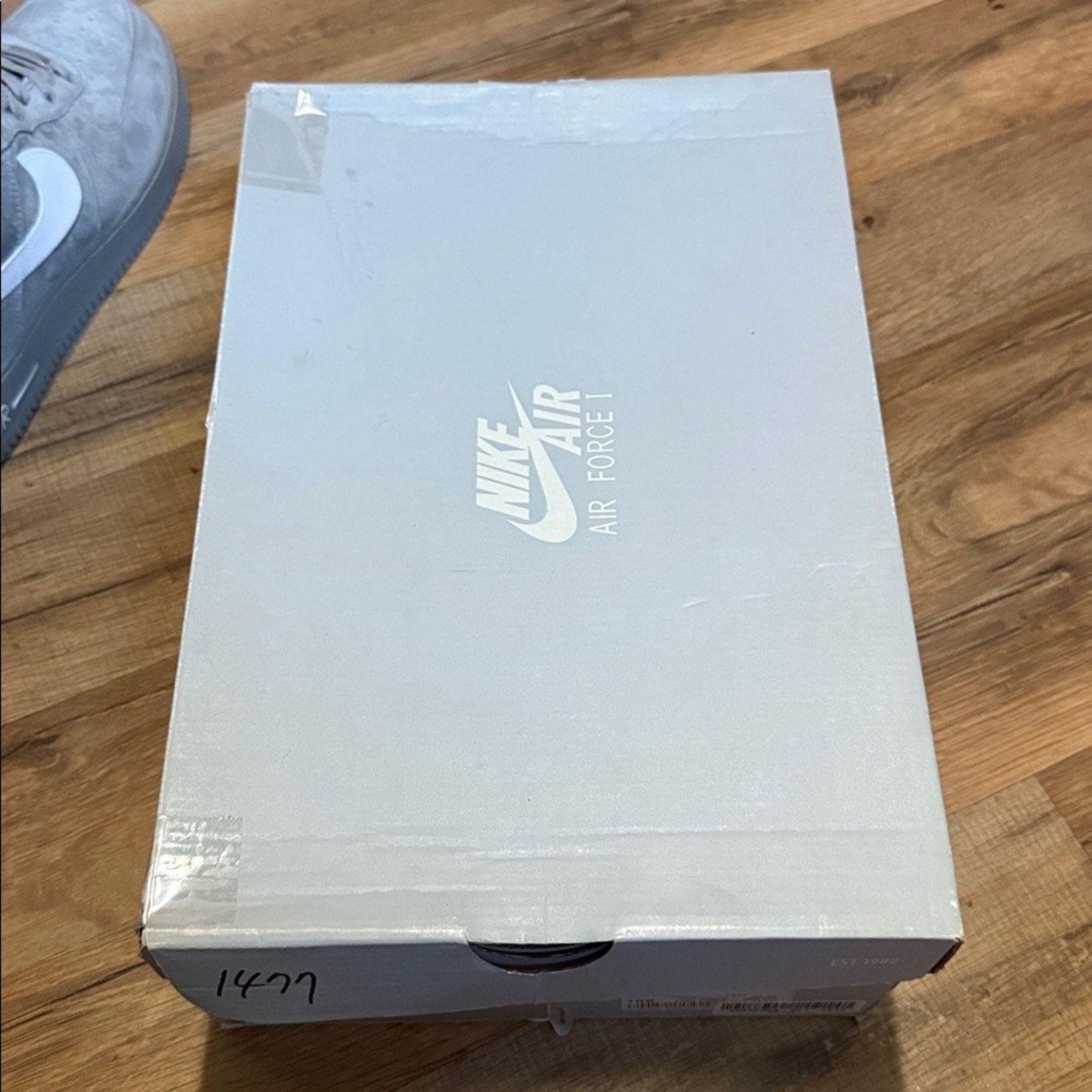 Nike 2011 Nike Air Force 1 Suede '07 'Medium Grey White' Size US 10 / EU 43 - 9 Thumbnail