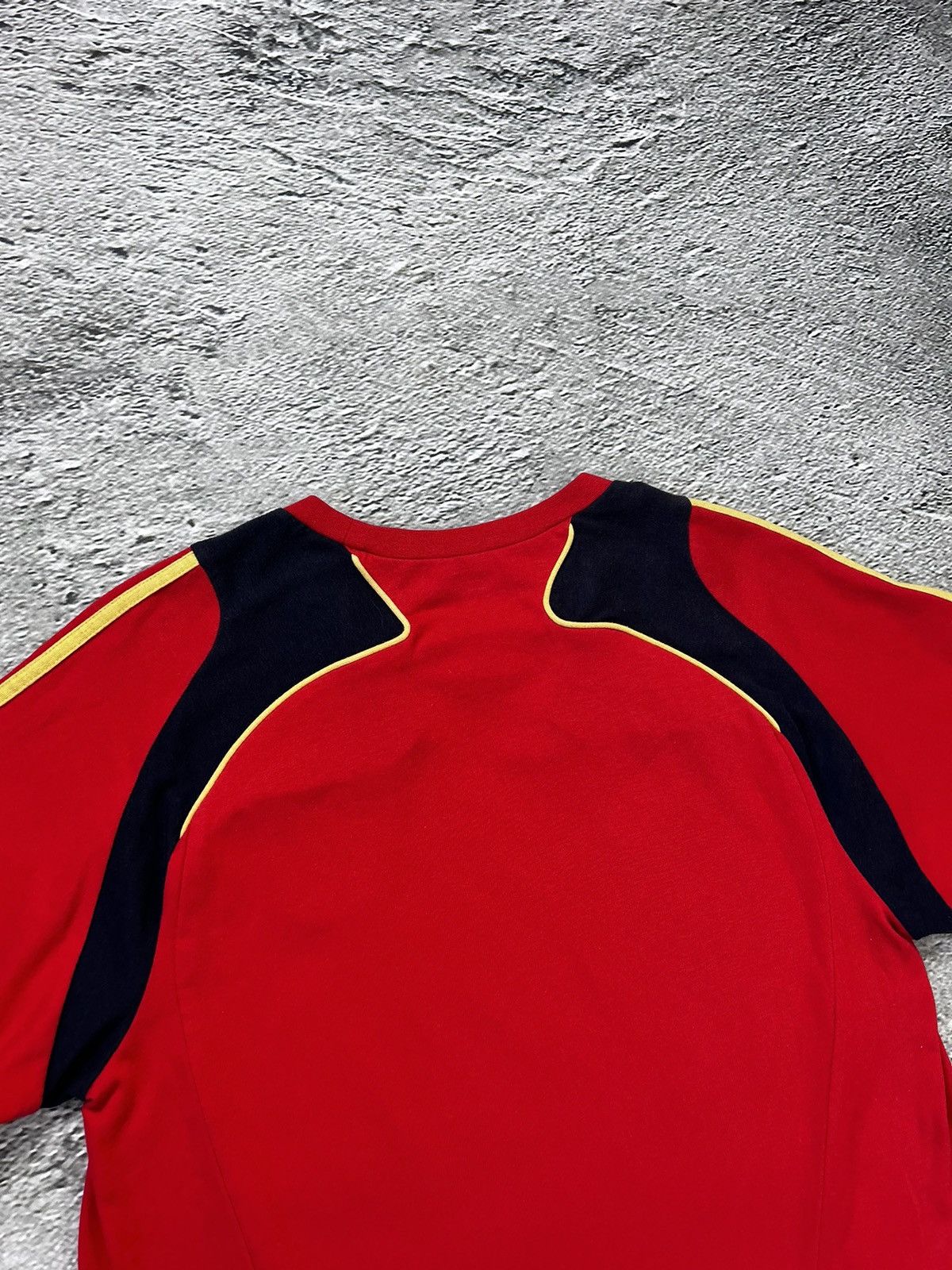 Adidas × Vintage Spain vintage Adidas t-shirt Jersey red football 2008 Size US M / EU 48-50 / 2 - 8 Thumbnail