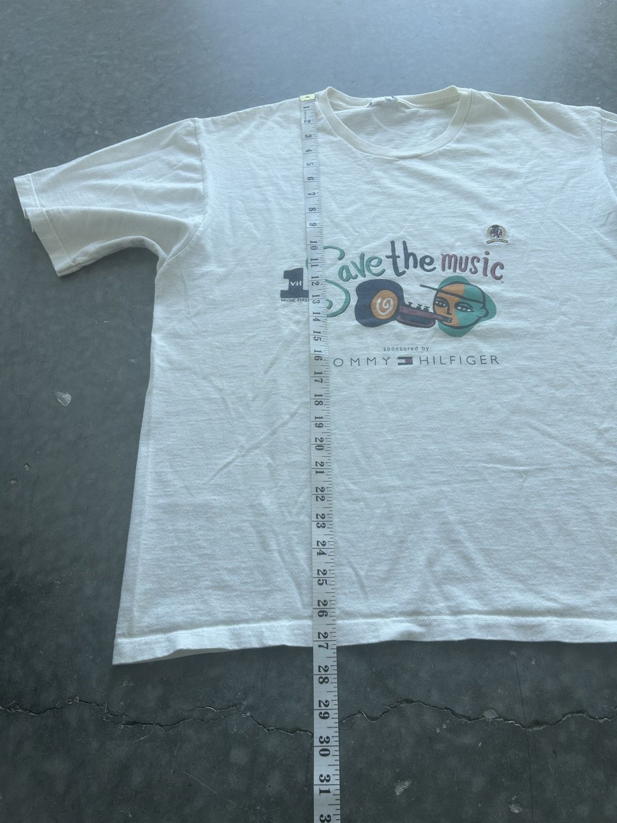 Tommy Hilfiger × Vintage Vintage 90s Tommy Hilfiger Save The Music Graphic Tee Size US L / EU 52-54 / 3 - 8 Thumbnail