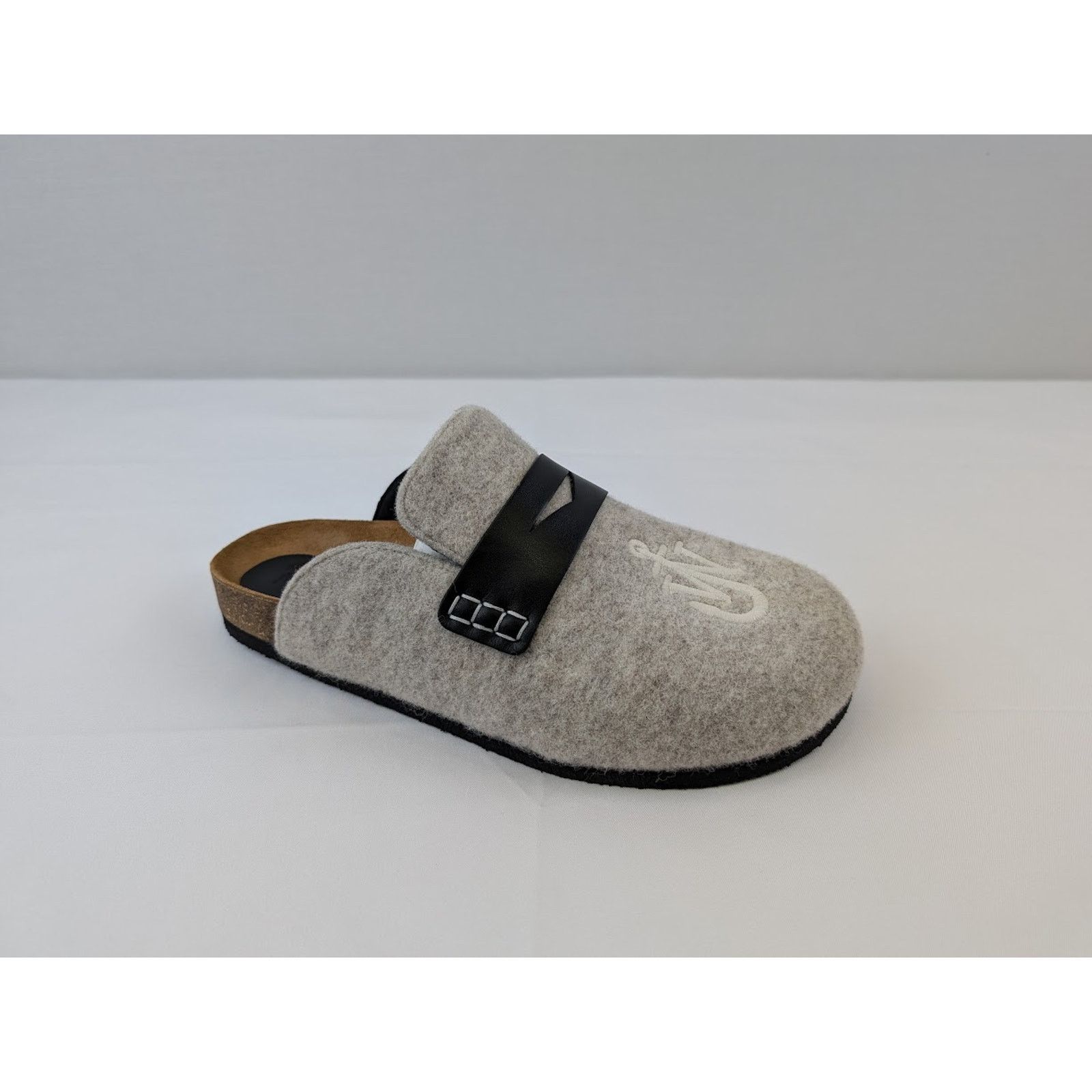 JW Anderson o1rshd1 Embroider Loafer in Natural Size US 9 / EU 42 - 2 Thumbnail