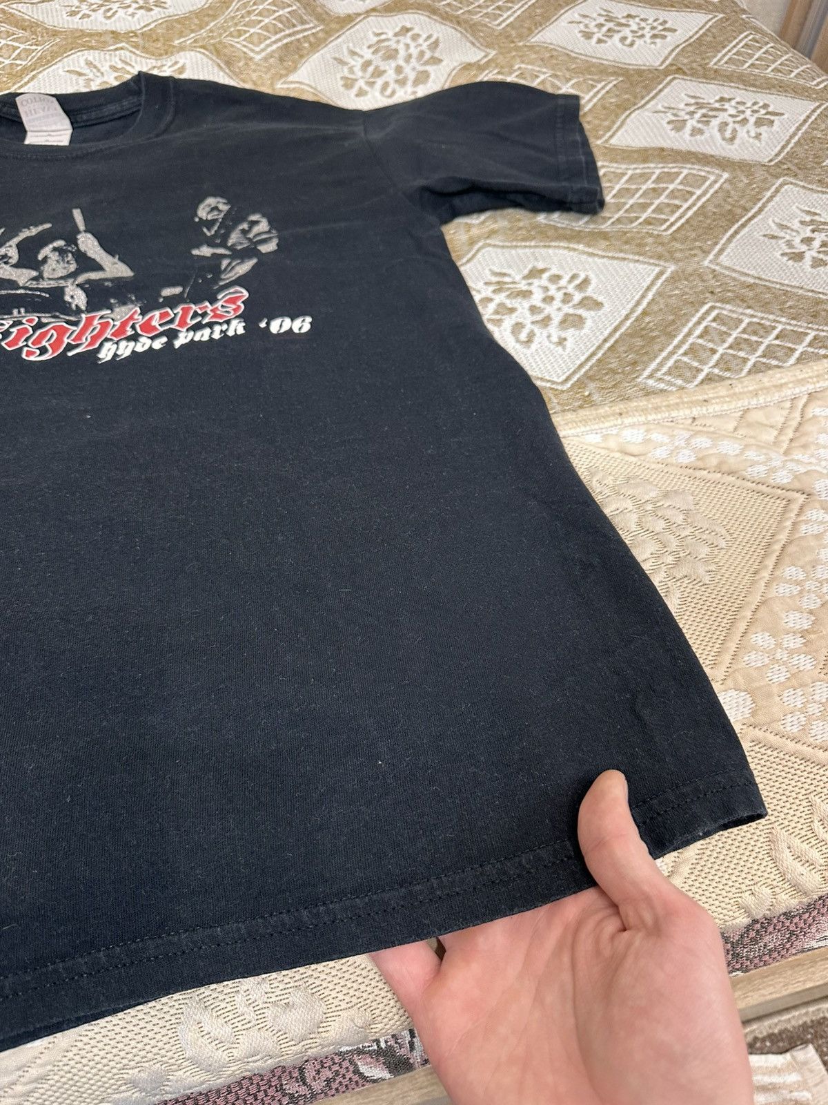 Band Tees 🔥 Foo Fighters 2006 Hyde Park Concert Rock Band T Shirt Y2K Size US M / EU 48-50 / 2 - 9 Thumbnail