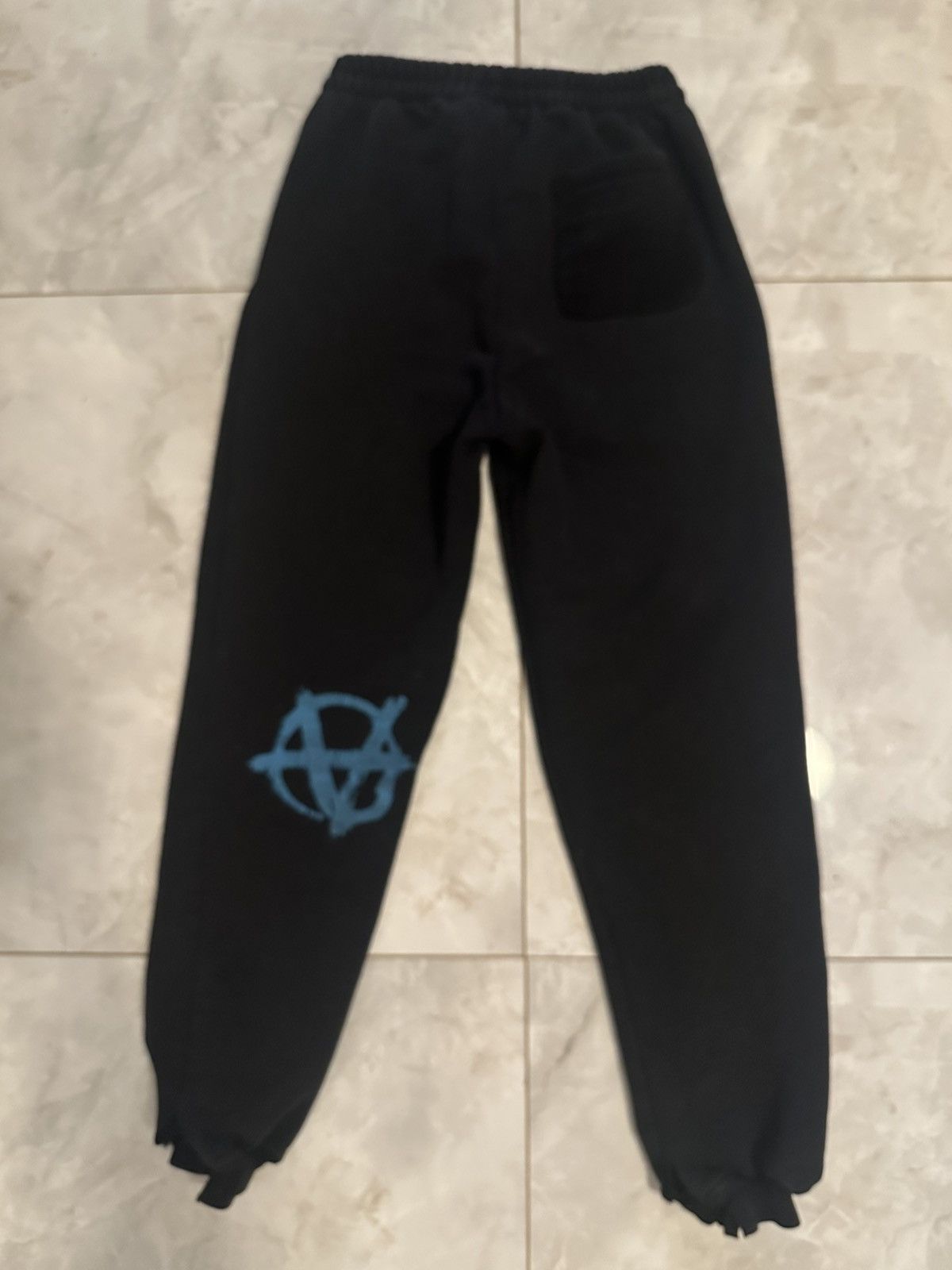 Other Vet enemy’s Black Gothic Logo Sweatpants Size US 30 / EU 46 - 3 Thumbnail