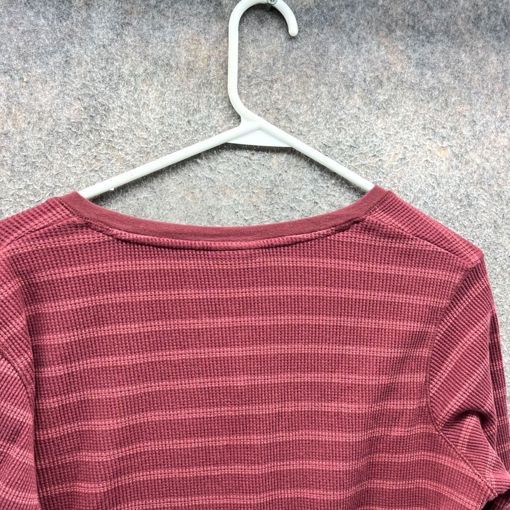 Vintage Columbia Shirt Women Large Burgundy Thermal Waffle Knit Long Sleeve Pullover Top Size L / US 10 / IT 46 - 6 Thumbnail