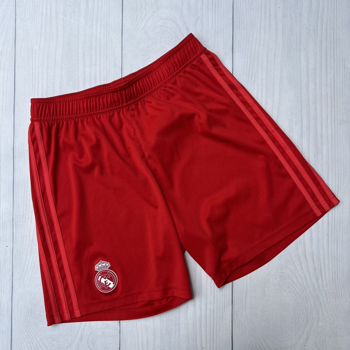 Other Real Madrid soccer jersey 2018 2019 t-shirt and shorts set Size US M / EU 48-50 / 2 - 14 Thumbnail