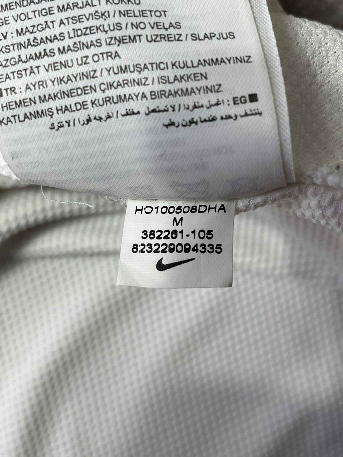 Nike NIKE JUVENTUS 2010/2011 AWAY FOOTBALL SHIRT SOCCER JERSEY Size US M / EU 48-50 / 2 - 10 Thumbnail