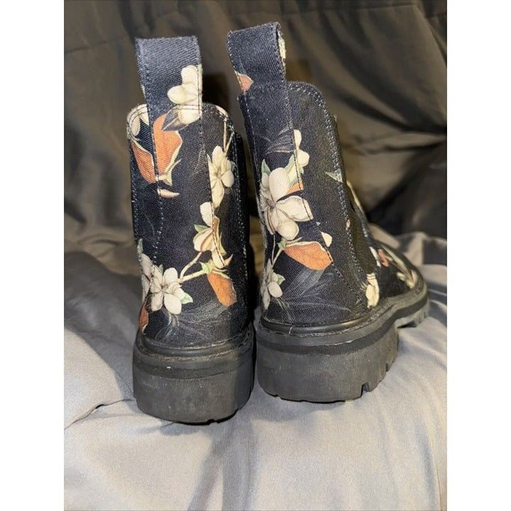 Other Aerosoles Insecta Platform Boot Women's Size US 6 M Floral S Size US 6 / IT 36 - 6 Thumbnail