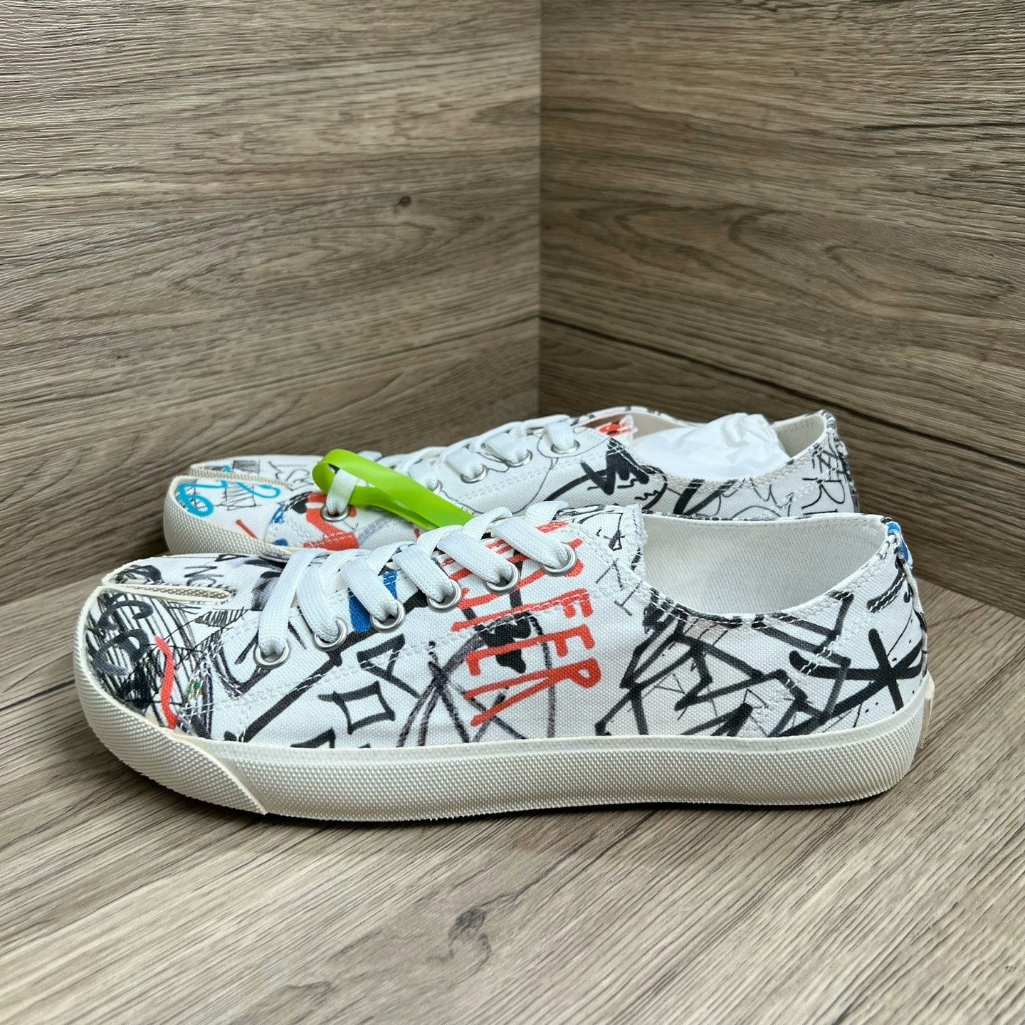 Maison Margiela Maison Margiela Tabi White Graffiti Split-Toe Size US 8 / EU 41 - 1 Preview