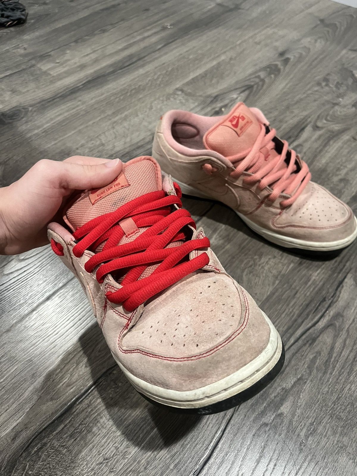 Nike Nike dunk sb pink pigs Size US 10 / EU 43 - 3 Thumbnail