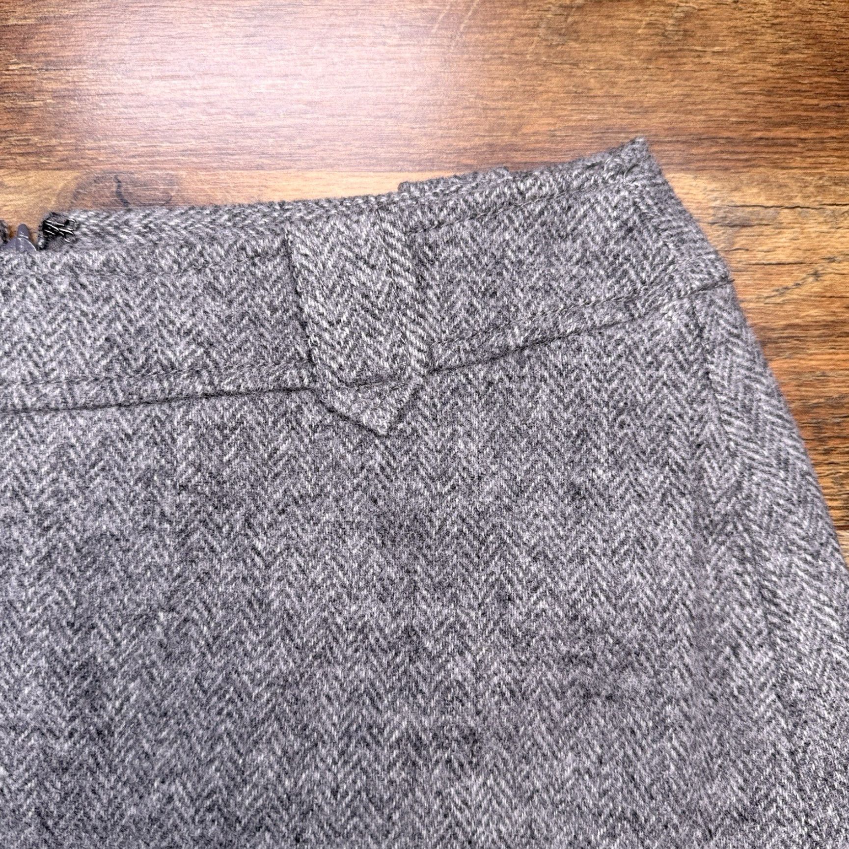 Talbots Talbots Skirt Womens 8 Gray Wool Blend Herringbone Mini Zipper Tweed Size 30" / US 8 / IT 44 - 2 Thumbnail