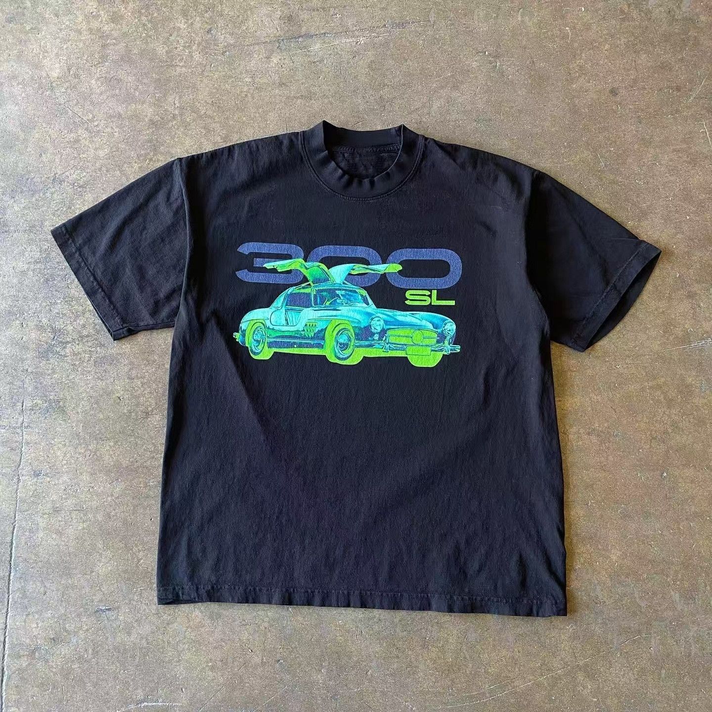 Vintage Black retro classic car print t-shirt Size US M / EU 48-50 / 2 - 1 Thumbnail