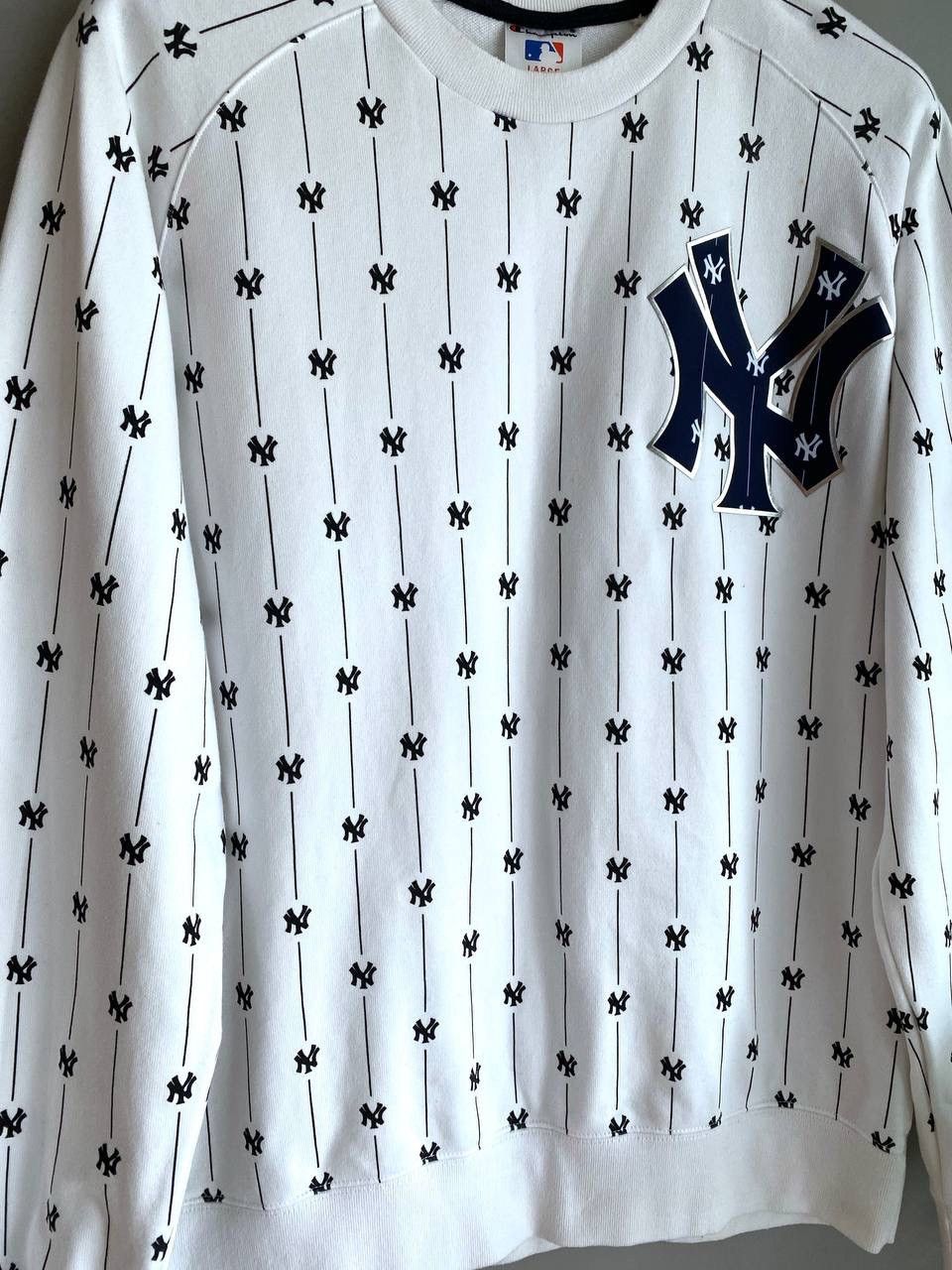 Champion × MLB × New York Yankees Champion x MLB New York Yankees Multilogo Sweatshirt, Size L Size US L / EU 52-54 / 3 - 4 Thumbnail