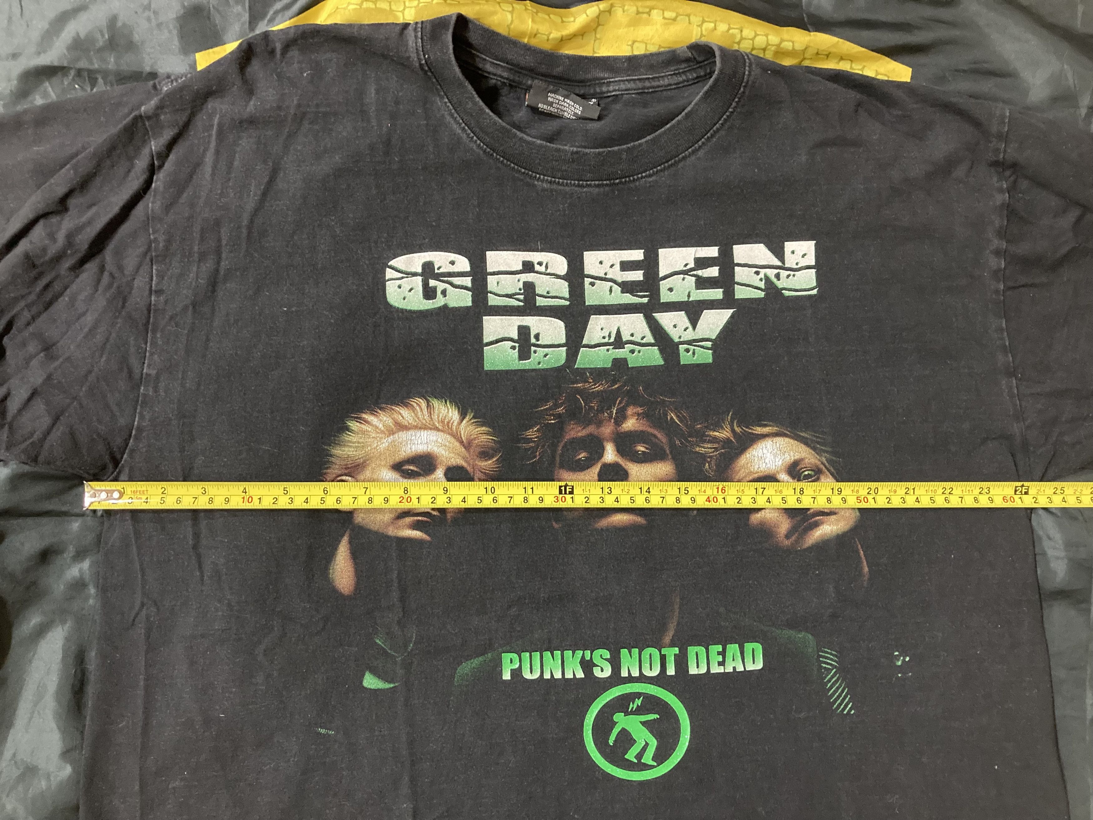 Band Tees Rock Chang Green Day Vintage Punk's Not Dead T-shirt Size US XL / EU 56 / 4 - 10 Thumbnail