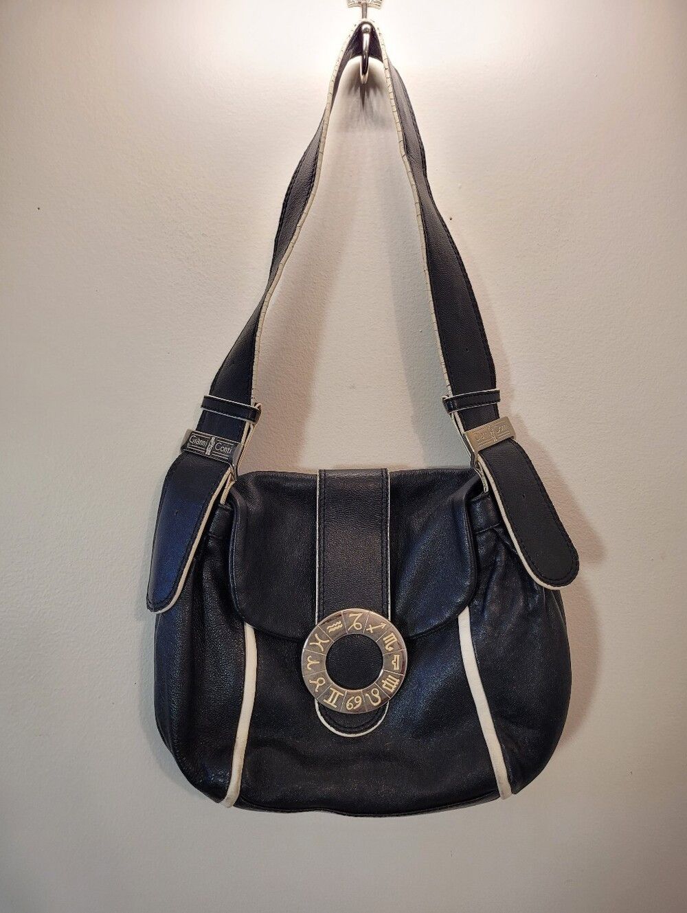 Other Gianni Conti Vintage Y2k black Leather Shoulder Bag Runes Size ONE SIZE - 1 Thumbnail