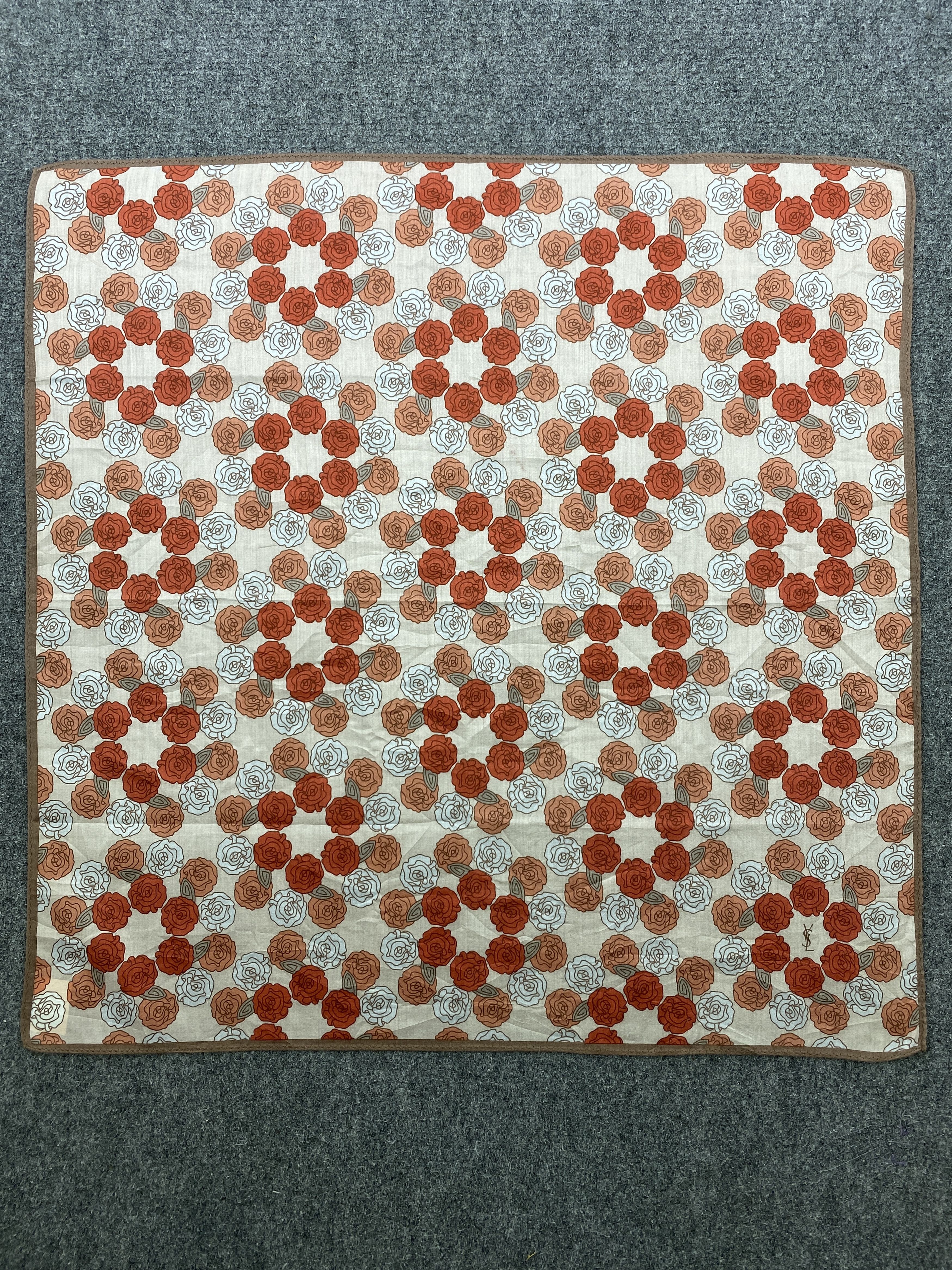 Vintage Vintage Yves Saint Laurent Handkerchief / Neckwear HKC0750 Size ONE SIZE - 4 Thumbnail