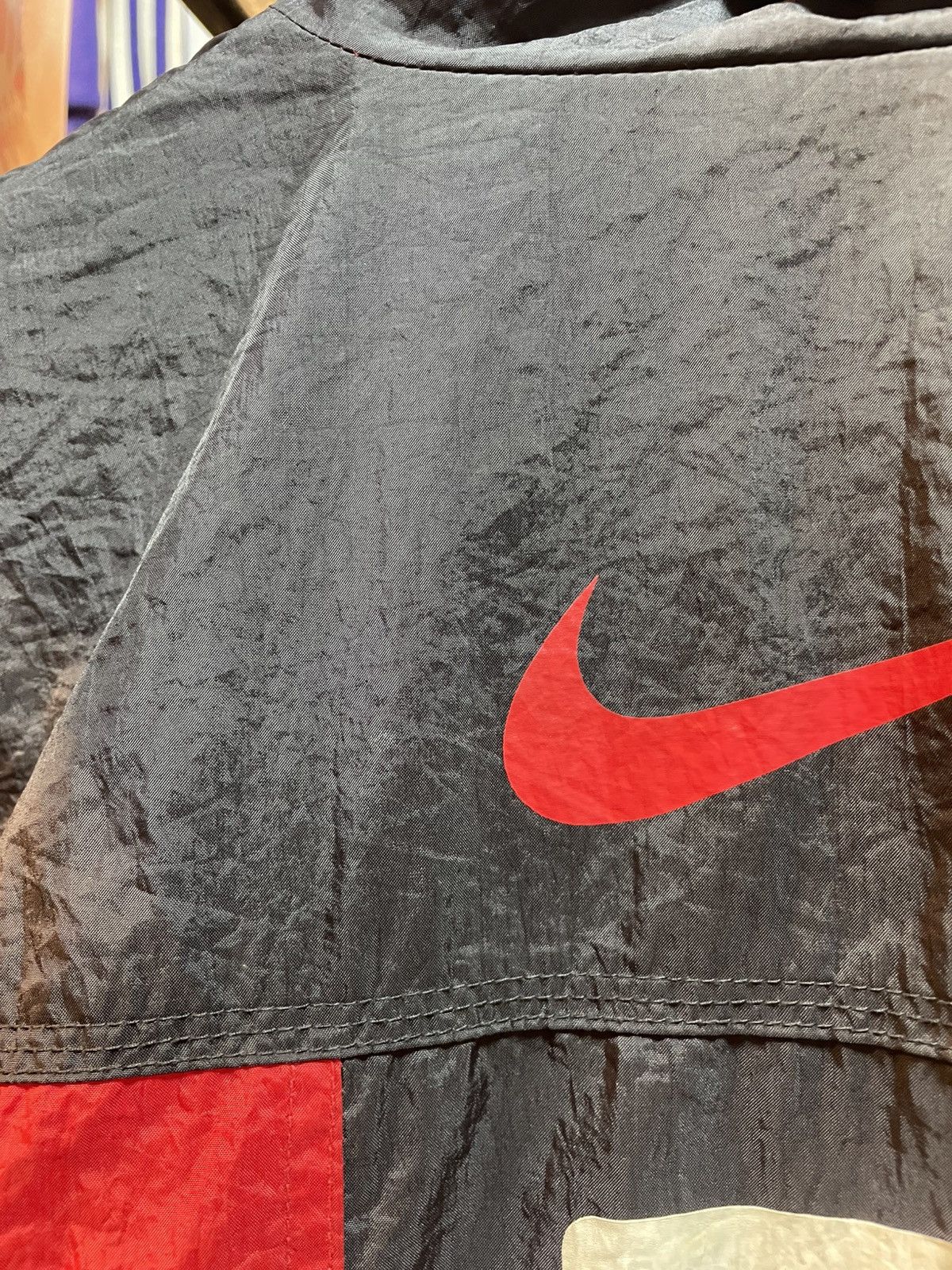 Nike Vintage Nike Spell Out Windbreaker Jacket Size US L / EU 52-54 / 3 - 9 Thumbnail