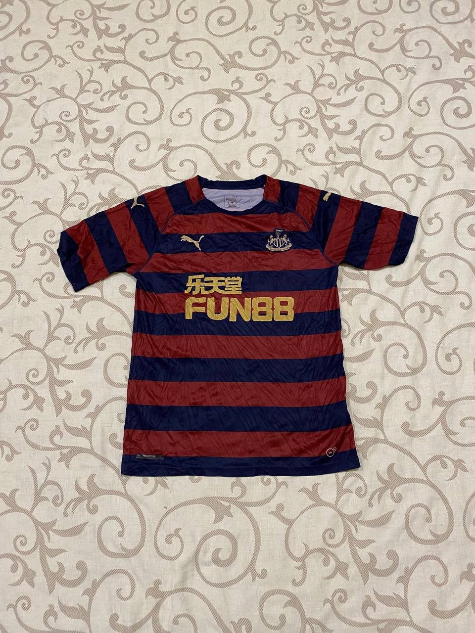 Puma Puma Newcastle United FC “FUN88” Striped Away Jersey Size US S / EU 44-46 / 1 - 1 Thumbnail