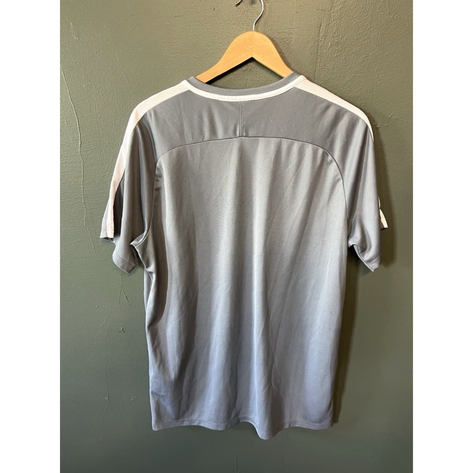 Nike Nike Gray Mens Short Sleeve Athletic T-Shirt XL Swoosh Graphic Size US XL / EU 56 / 4 - 2 Thumbnail
