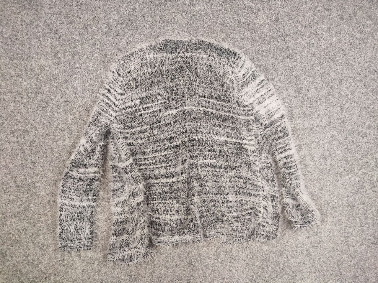 Japanese Brand Vintage Japan Design Mohair fuzzy Cardigan Sweater Y2K Style Size US S / EU 44-46 / 1 - 13 Thumbnail