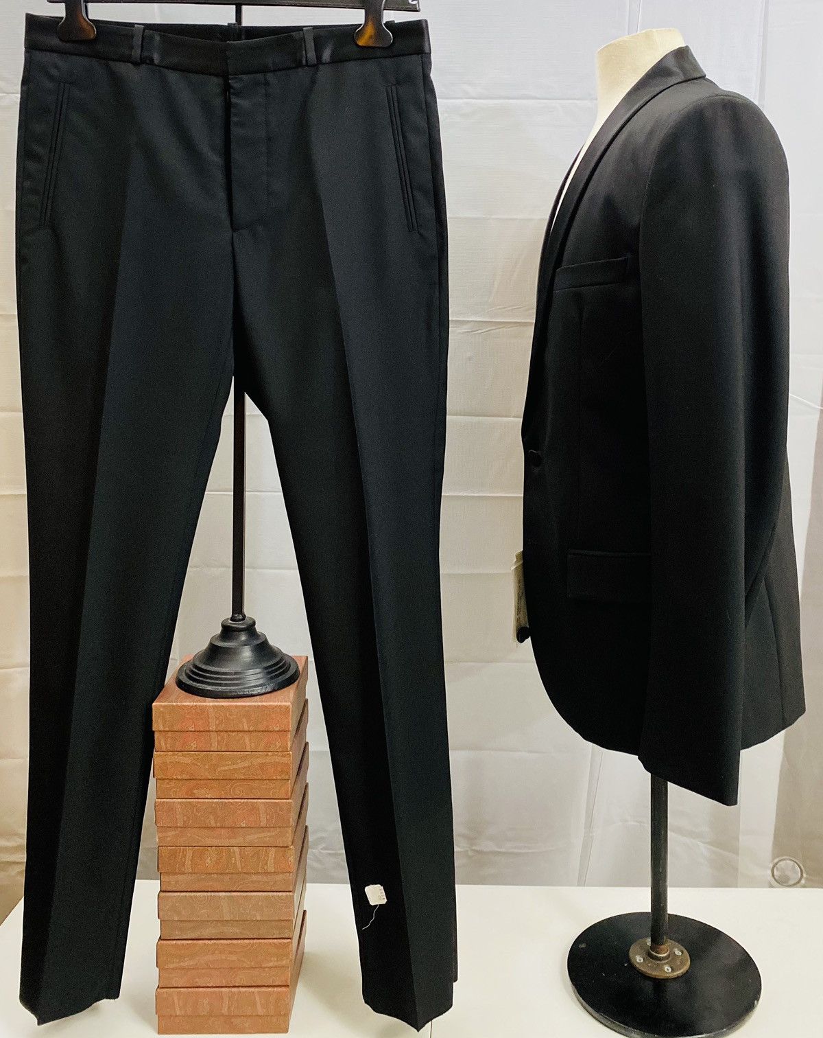 Maison Margiela Maison Margiela 🇮🇹 Black Wool Shawl Lapel 2-btn Tux 50R NWT Size 40R - 18 Thumbnail