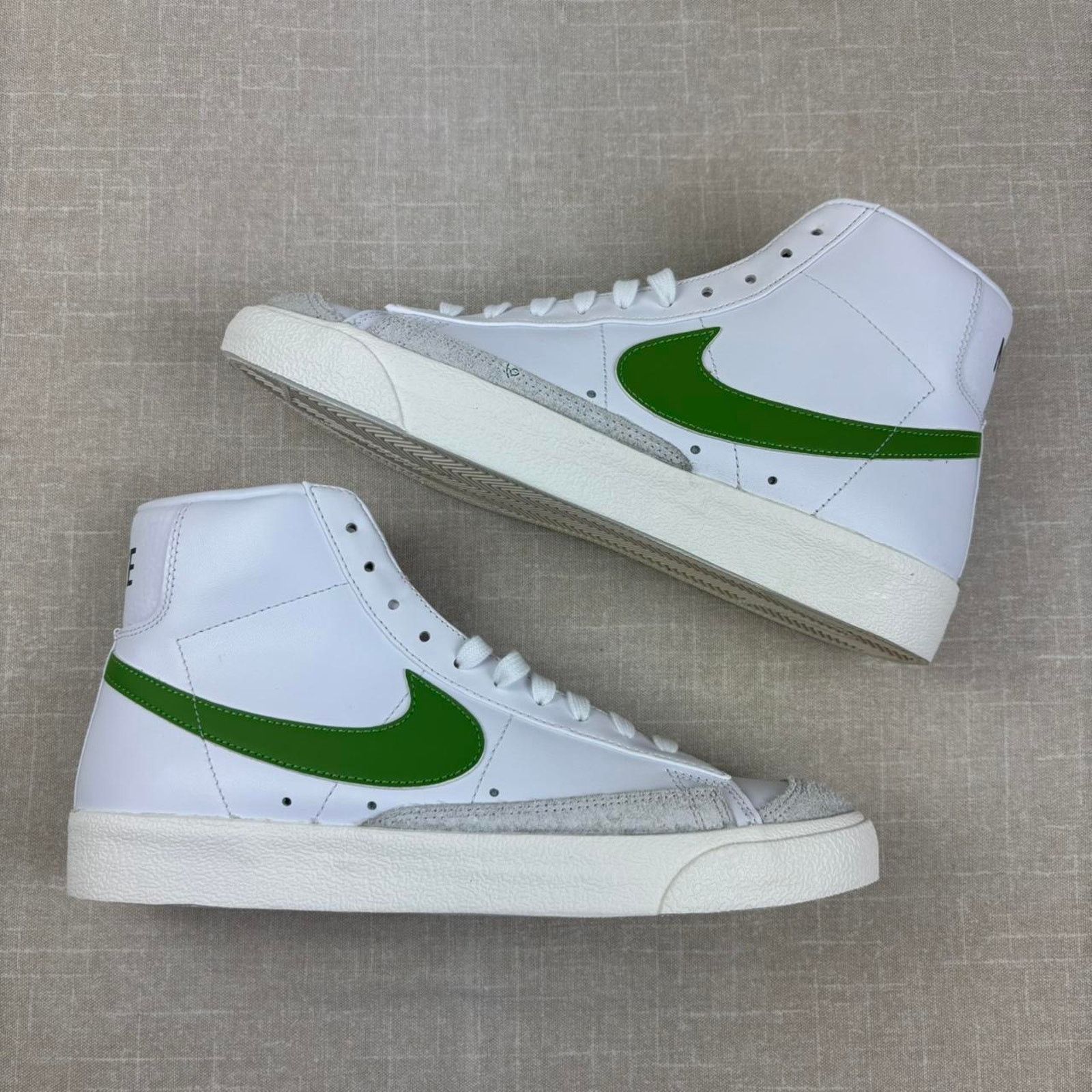 Nike ♻️ 2022 Nike Blazer Mid “Mismatched Swoosh” Size US 9.5 / EU 42-43 - 2 Thumbnail