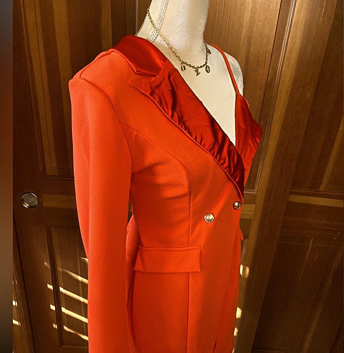 Designer × Other Nwt, Lavishly Paris Women’s cold shoulder button up blazer. Size S / US 4 / IT 40 - 7 Thumbnail