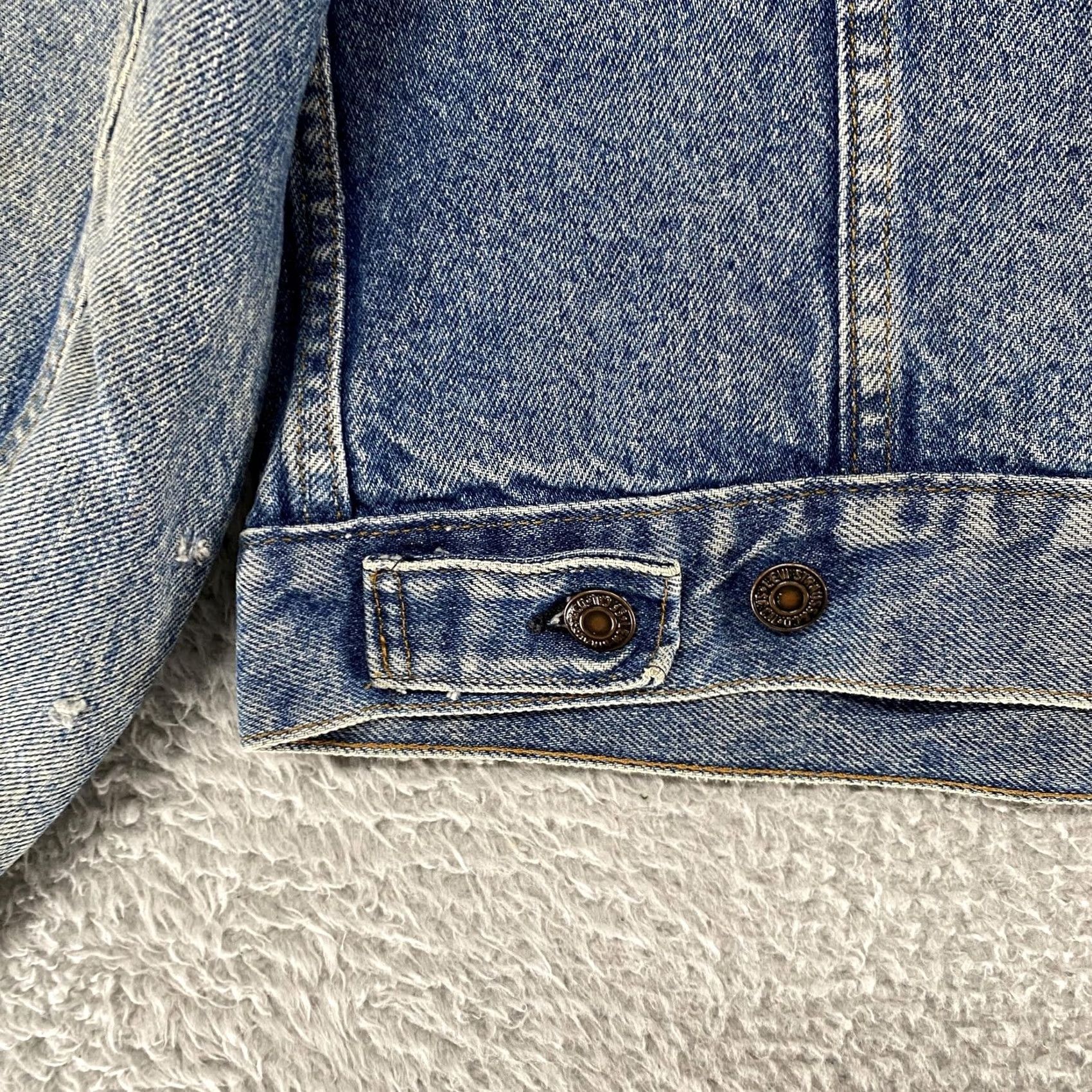 Levi's VINTAGE Levi's Denim Jacket Jacket S Blue Floral Lace Buttons Collared Short Sleeve Women Vintage 70s Made in USA Mens Womens Girls Boys Size S / US 4 / IT 40 - 7 Thumbnail